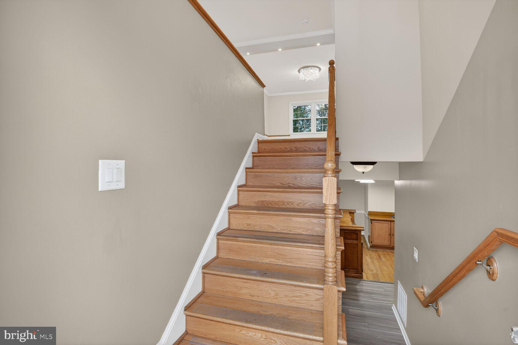 1605 MARY ELLEN COURT