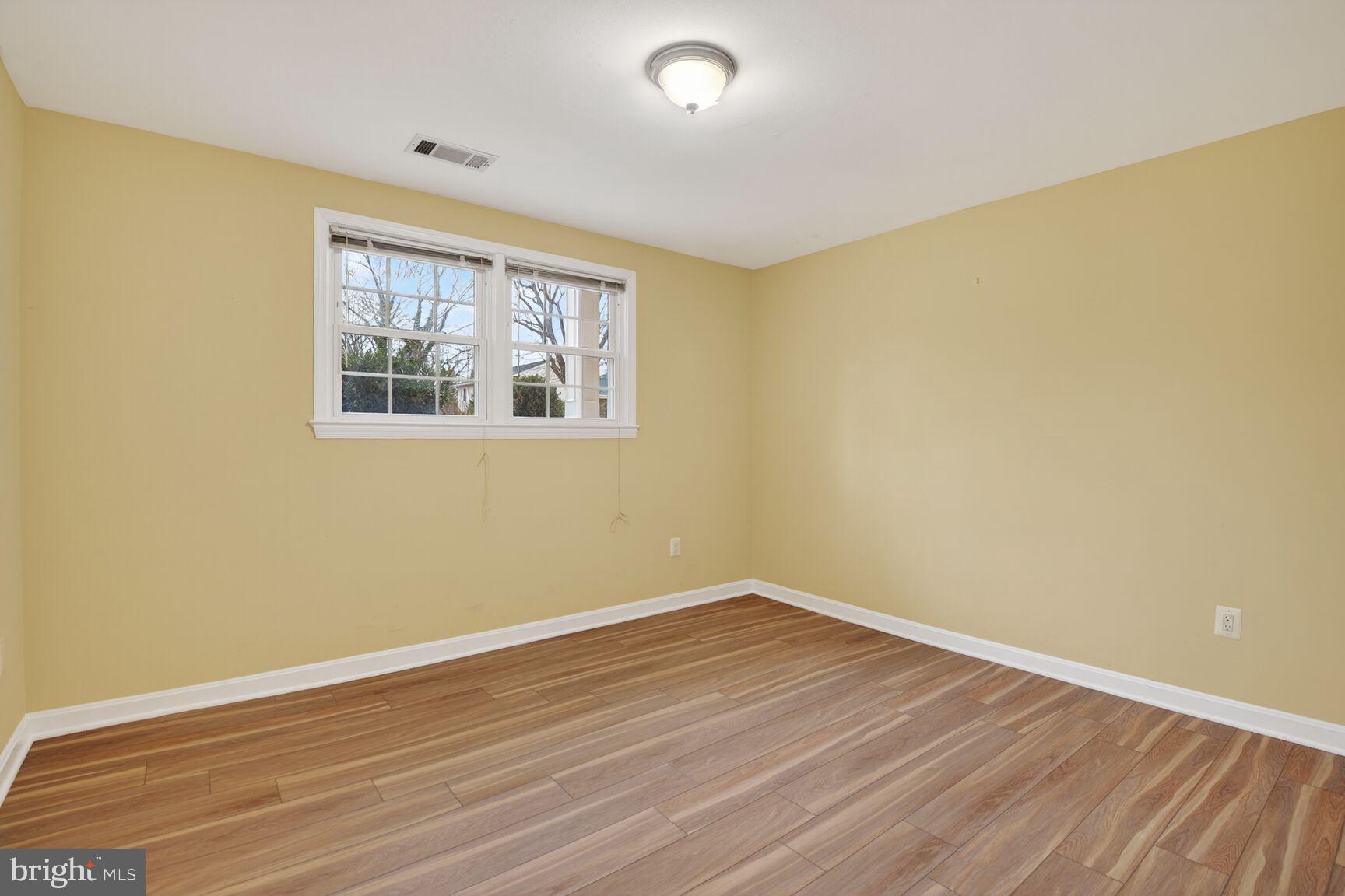1605 MARY ELLEN COURT