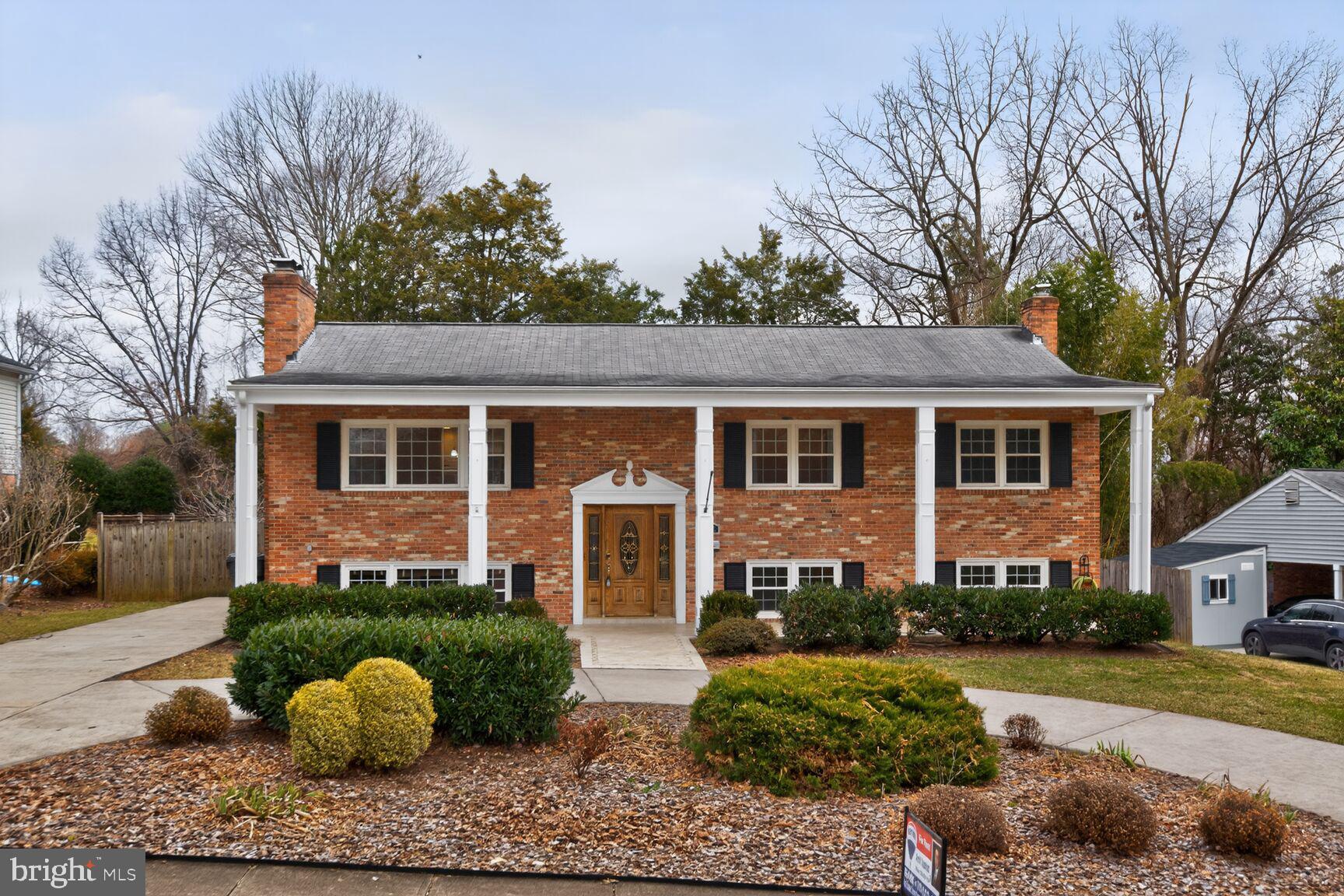 1605 MARY ELLEN COURT