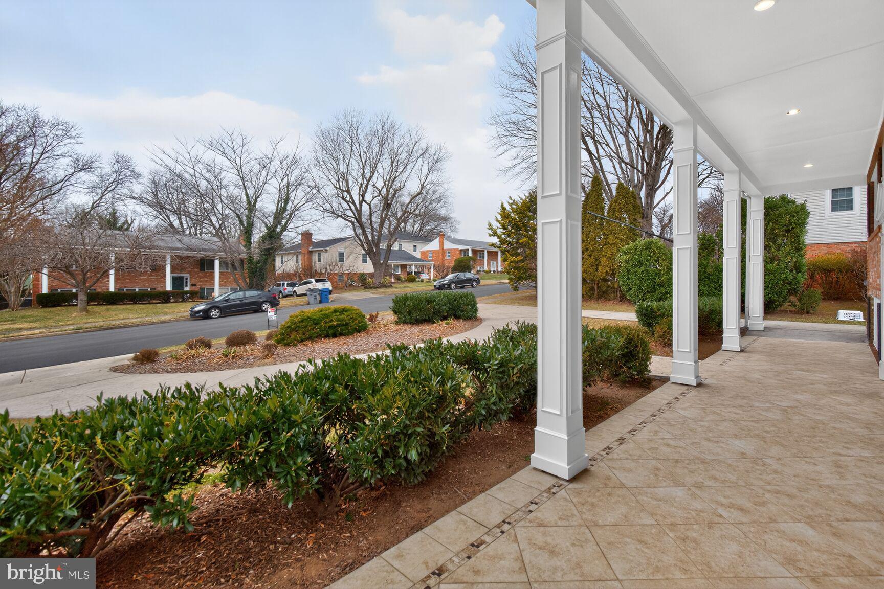 1605 MARY ELLEN COURT
