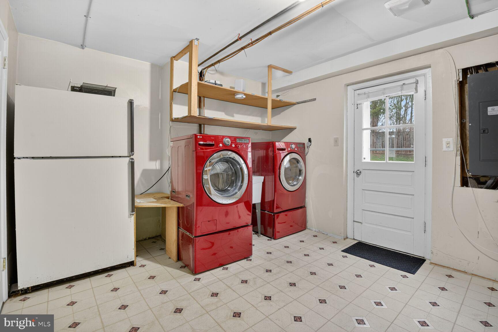 1605 MARY ELLEN COURT