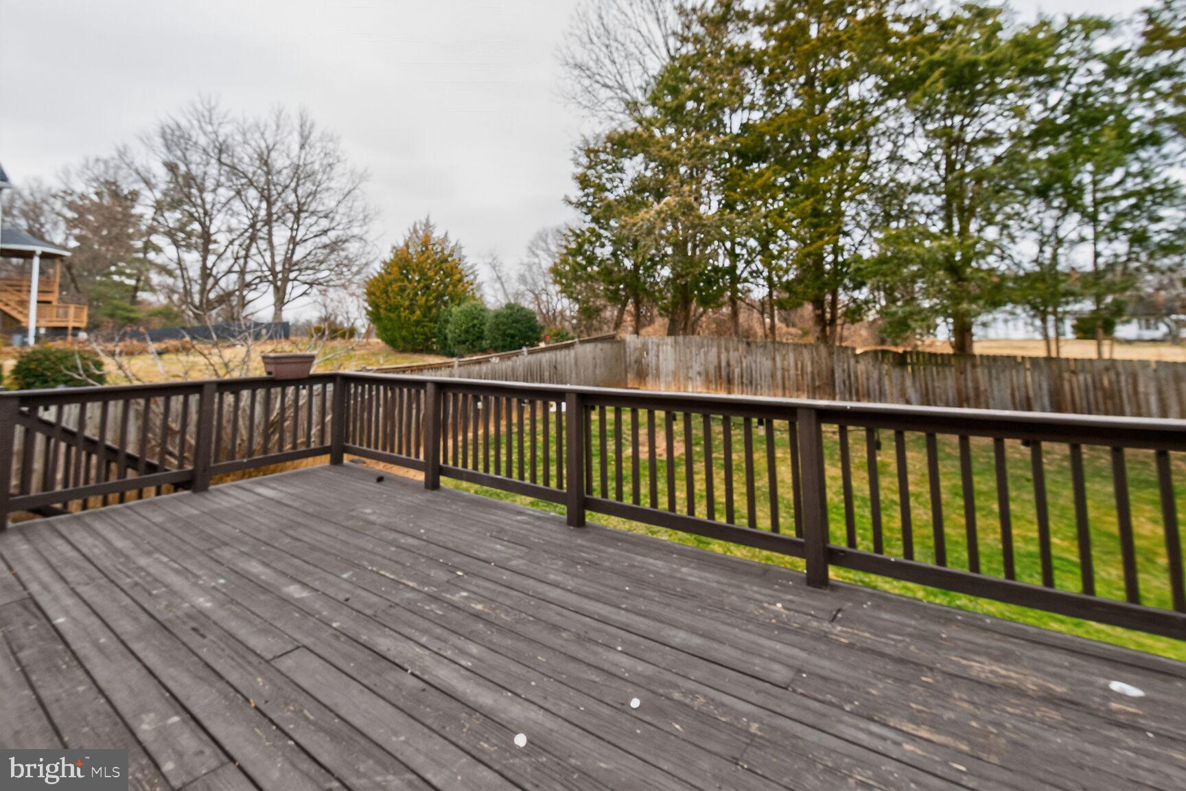 1605 MARY ELLEN COURT