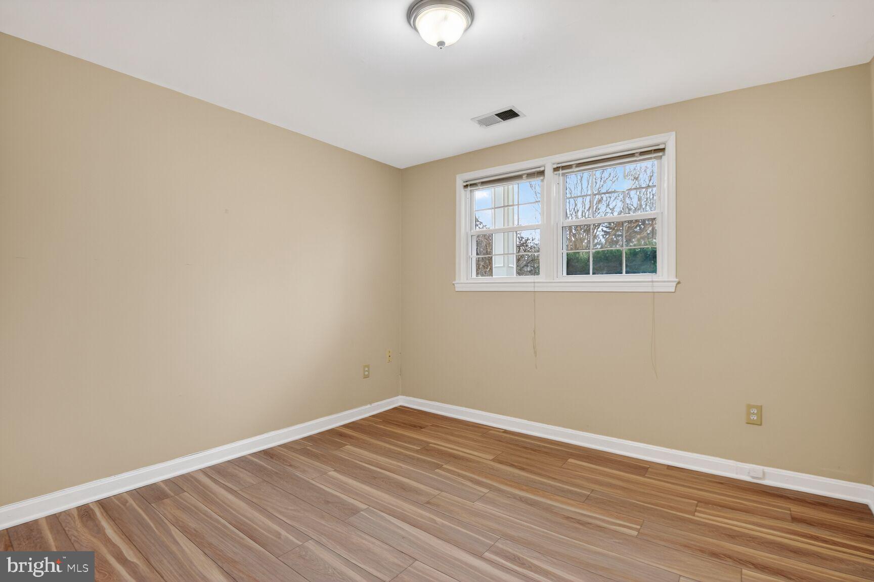 1605 MARY ELLEN COURT