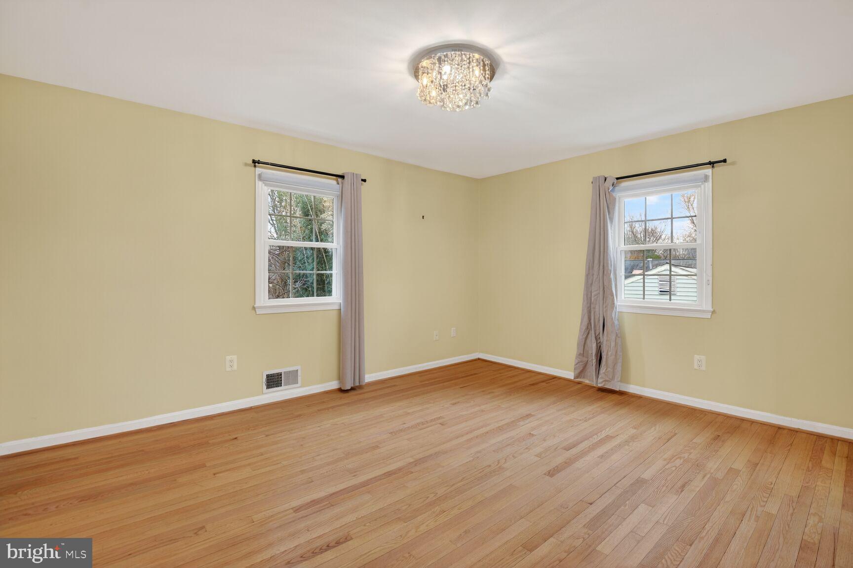 1605 MARY ELLEN COURT
