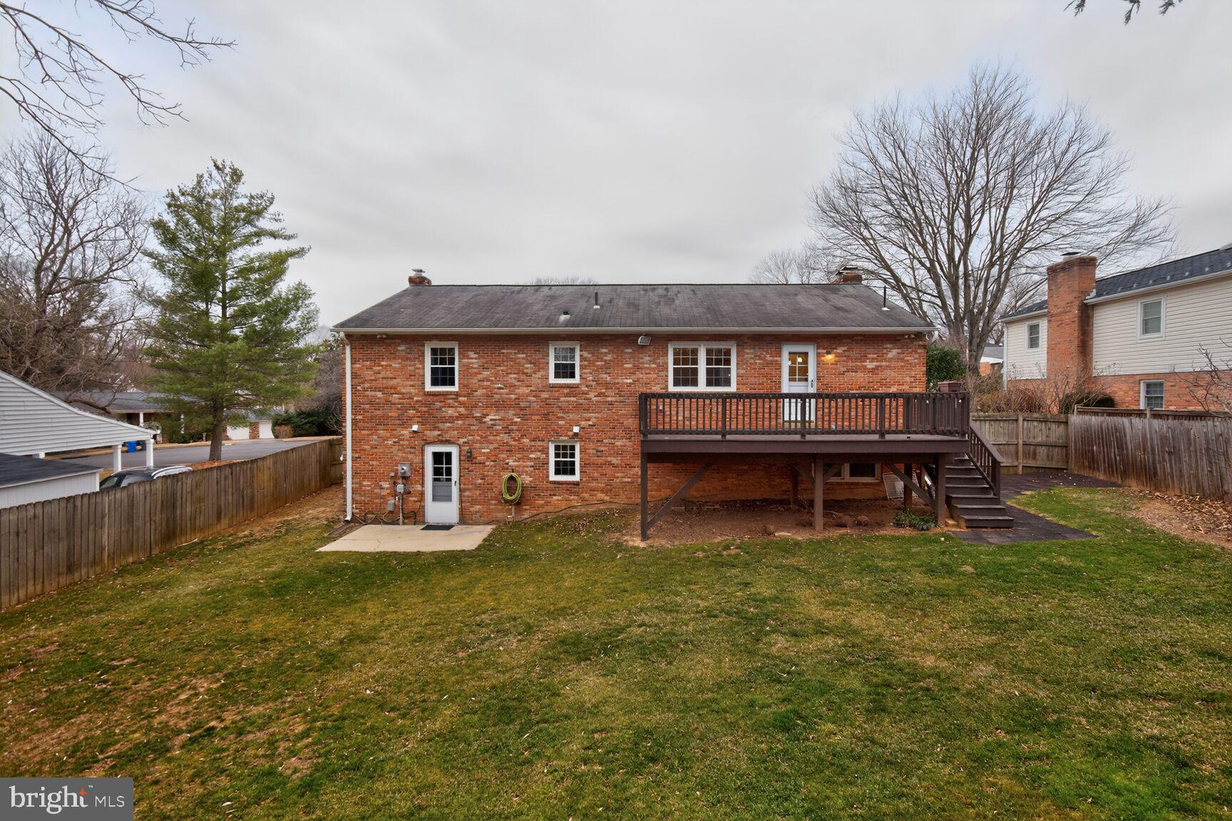 1605 MARY ELLEN COURT