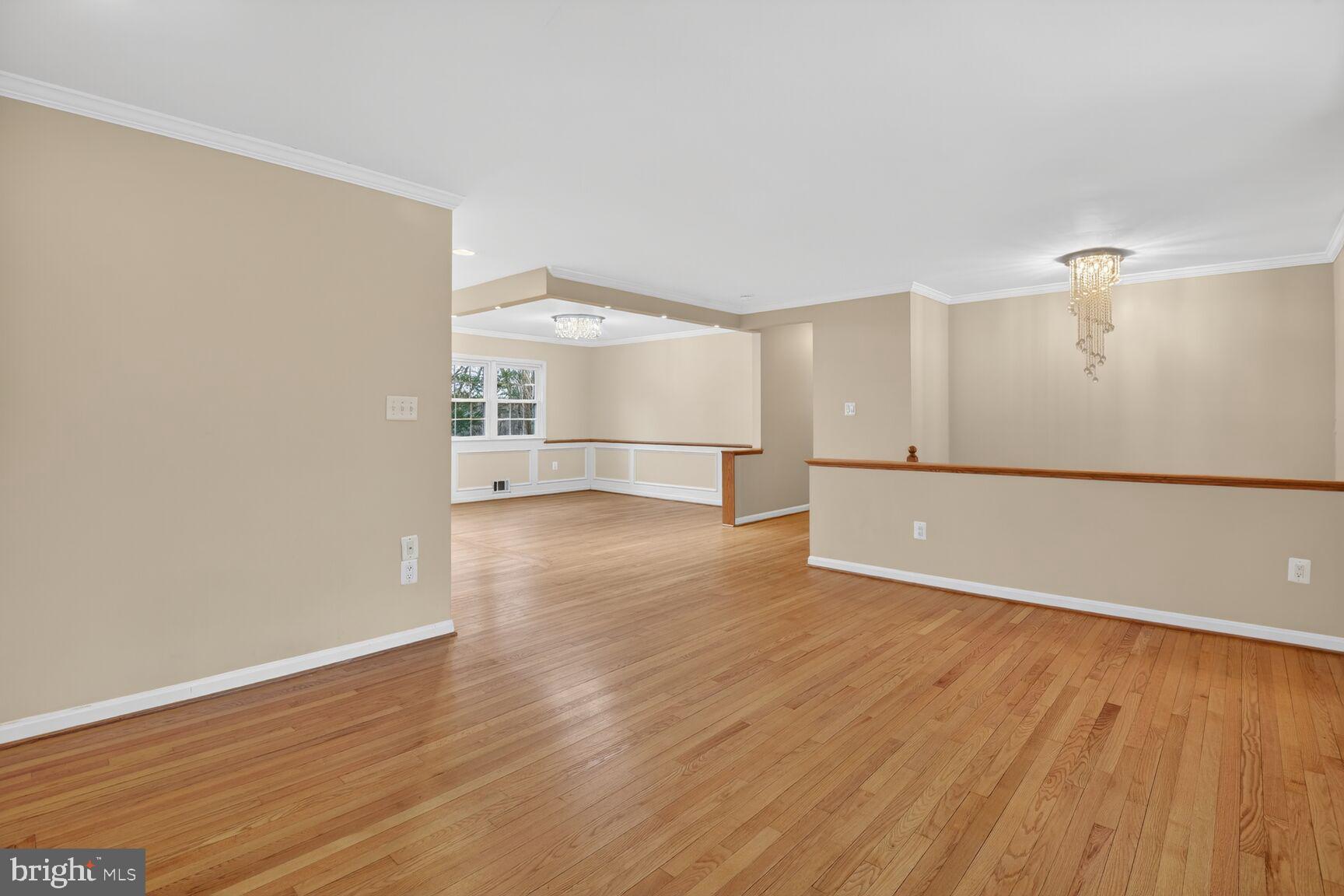 1605 MARY ELLEN COURT
