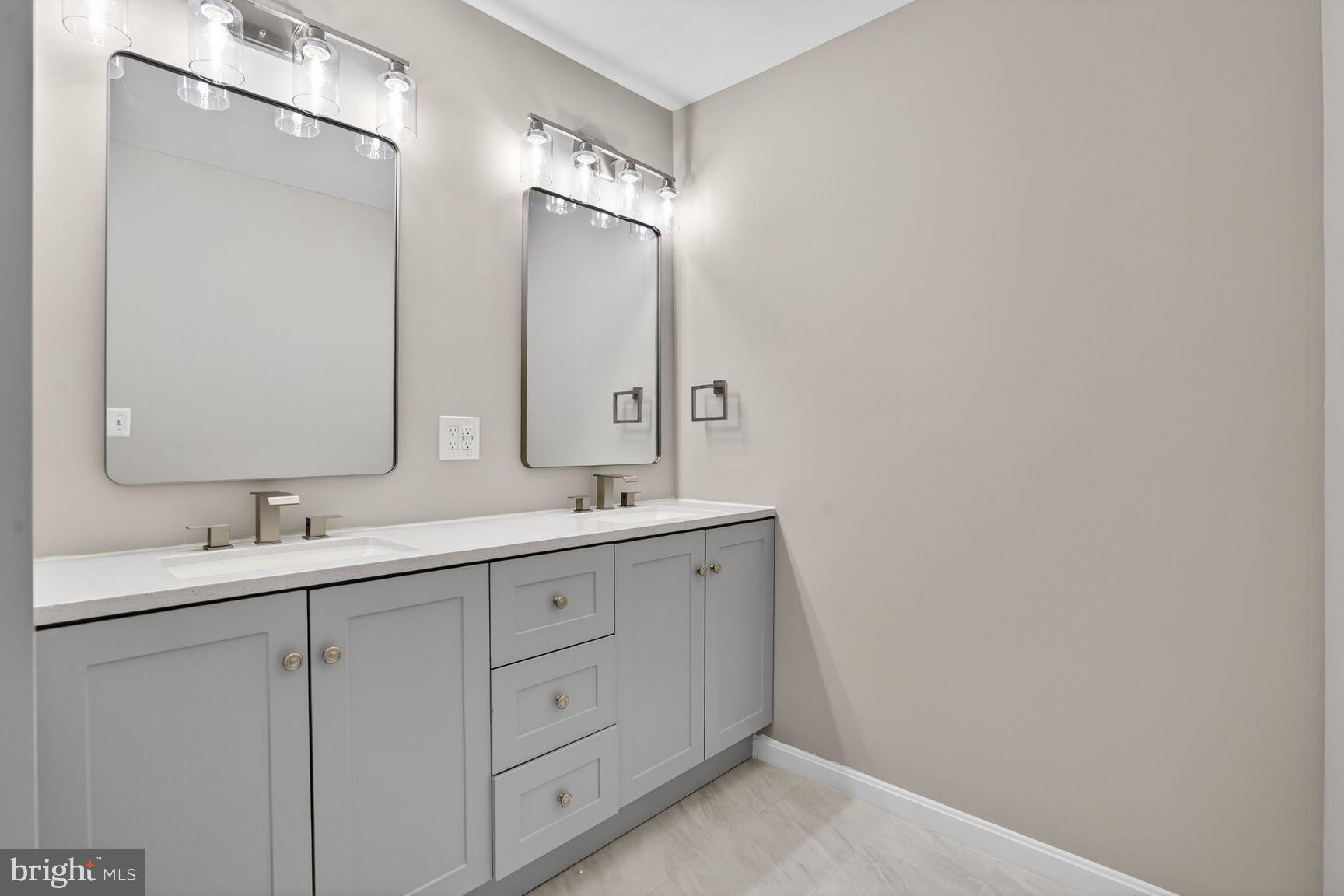 6808 CEDAR LOCH COURT