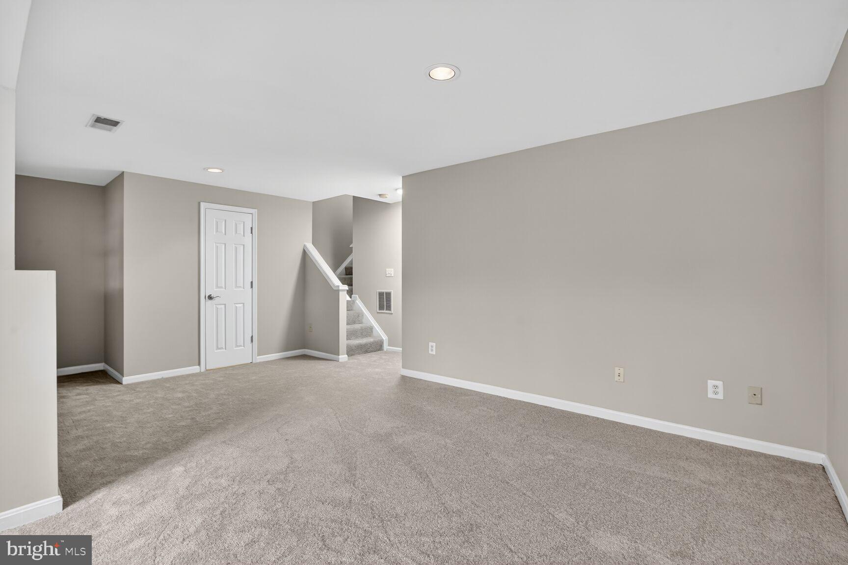 6808 CEDAR LOCH COURT