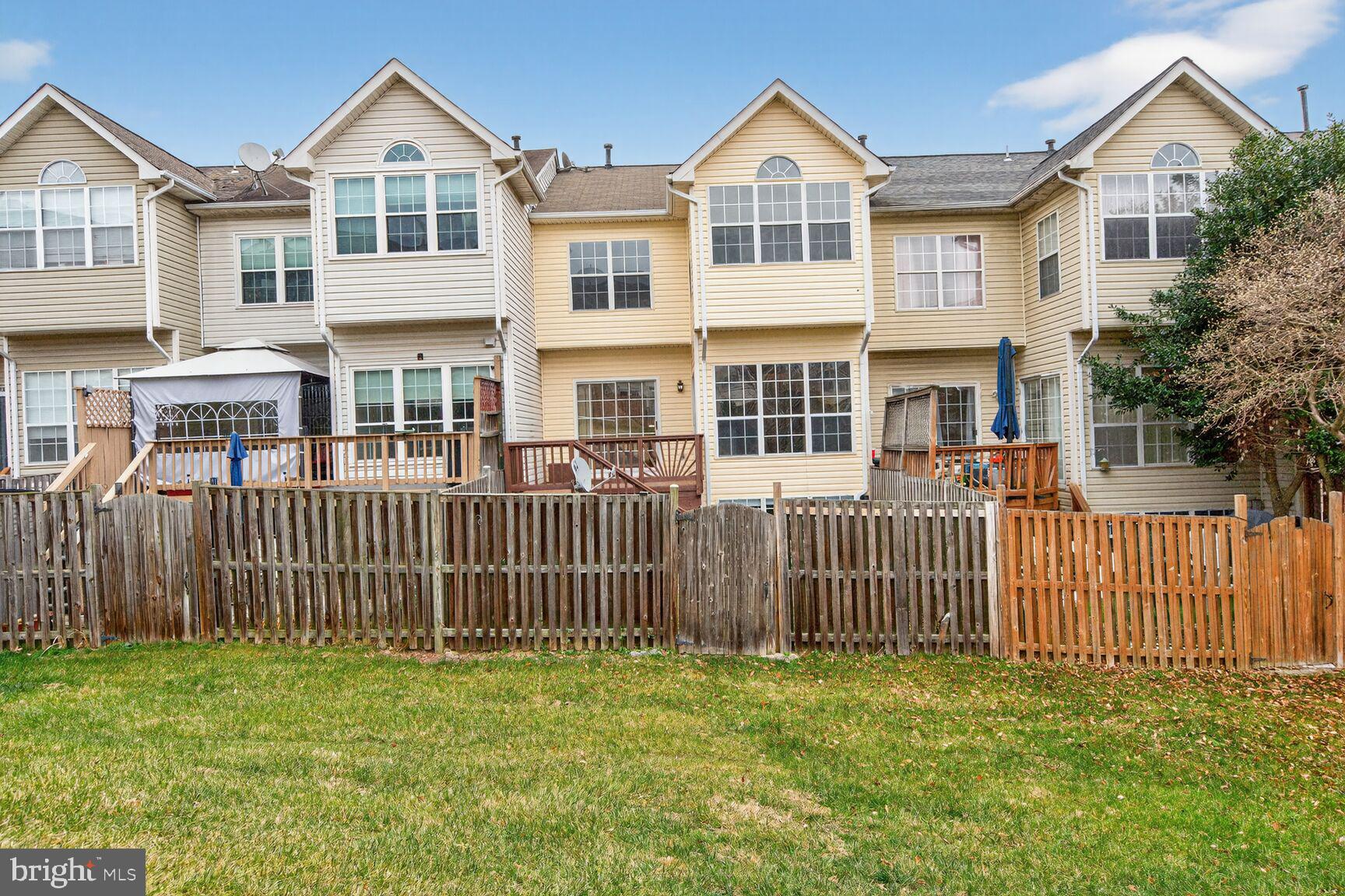 6808 CEDAR LOCH COURT