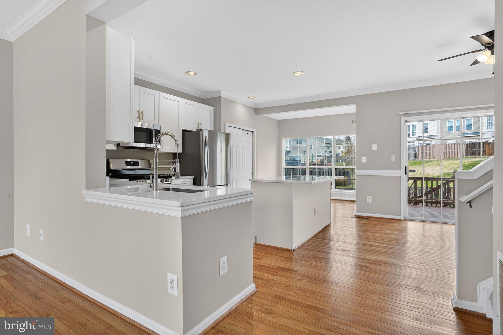 6808 CEDAR LOCH COURT