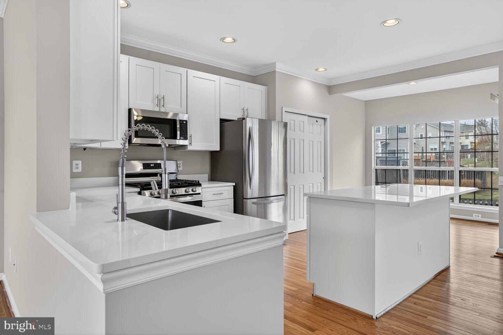 6808 CEDAR LOCH COURT