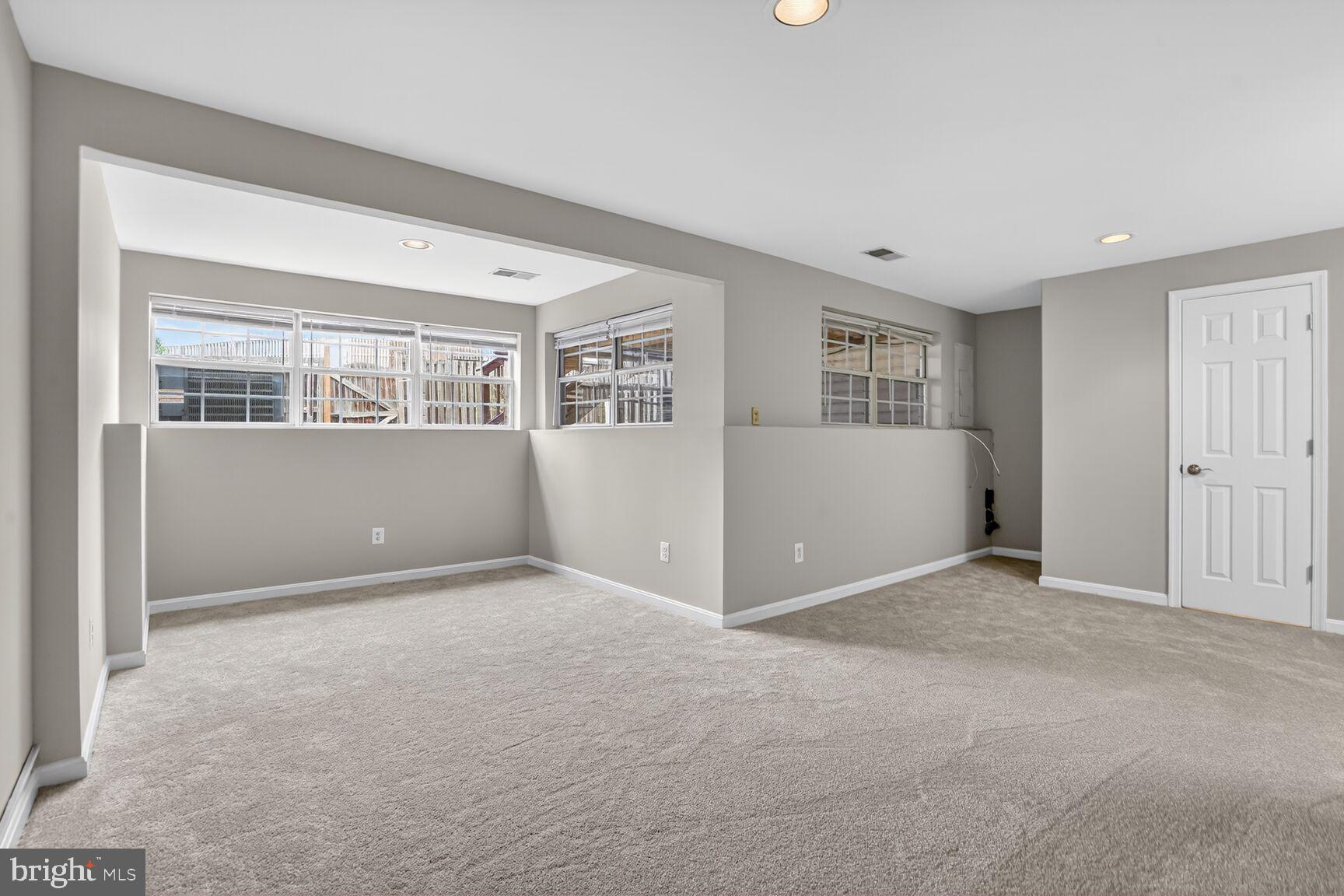 6808 CEDAR LOCH COURT