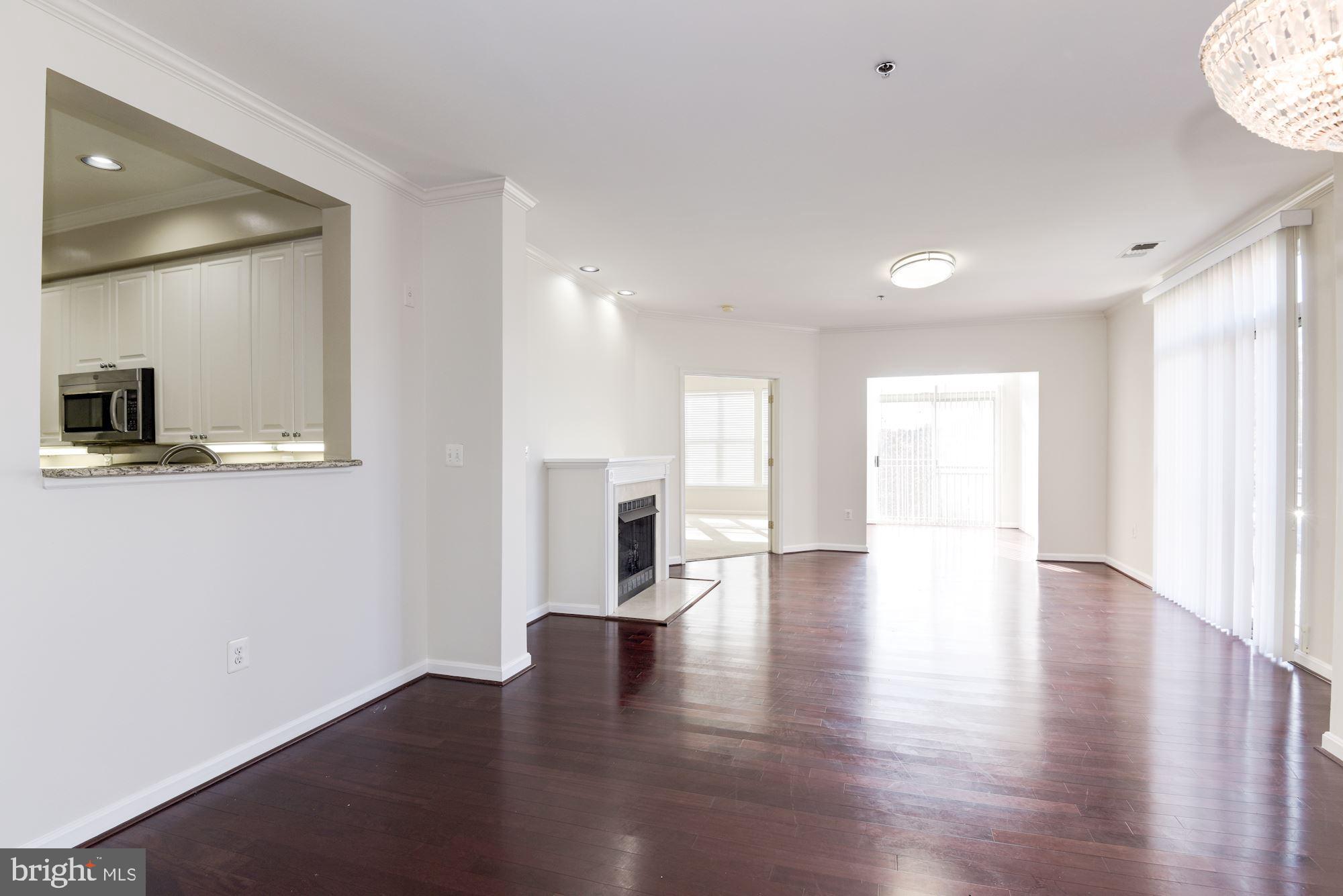 1860 STRATFORD PARK PLACE 204