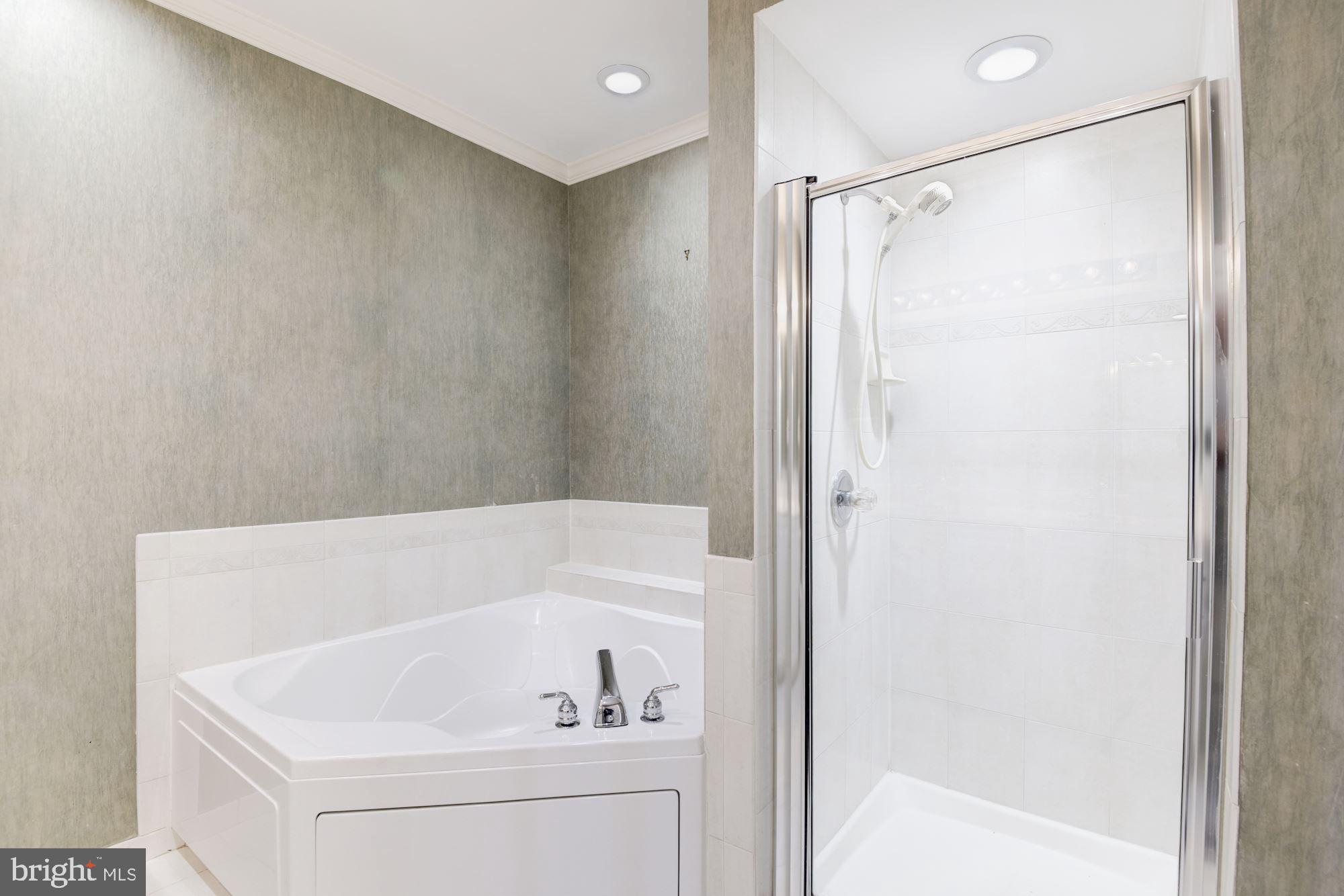 1860 STRATFORD PARK PLACE 204