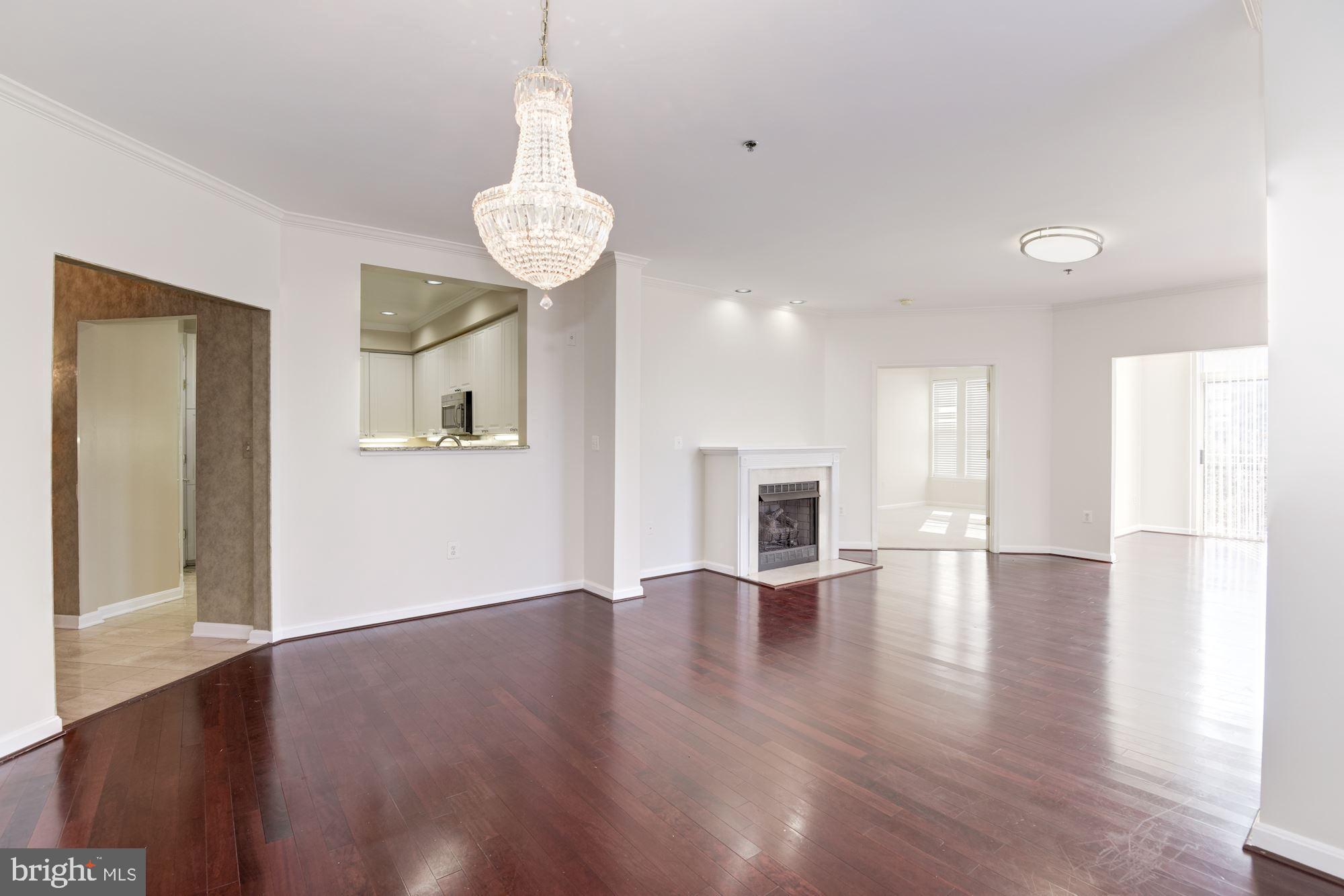 1860 STRATFORD PARK PLACE 204