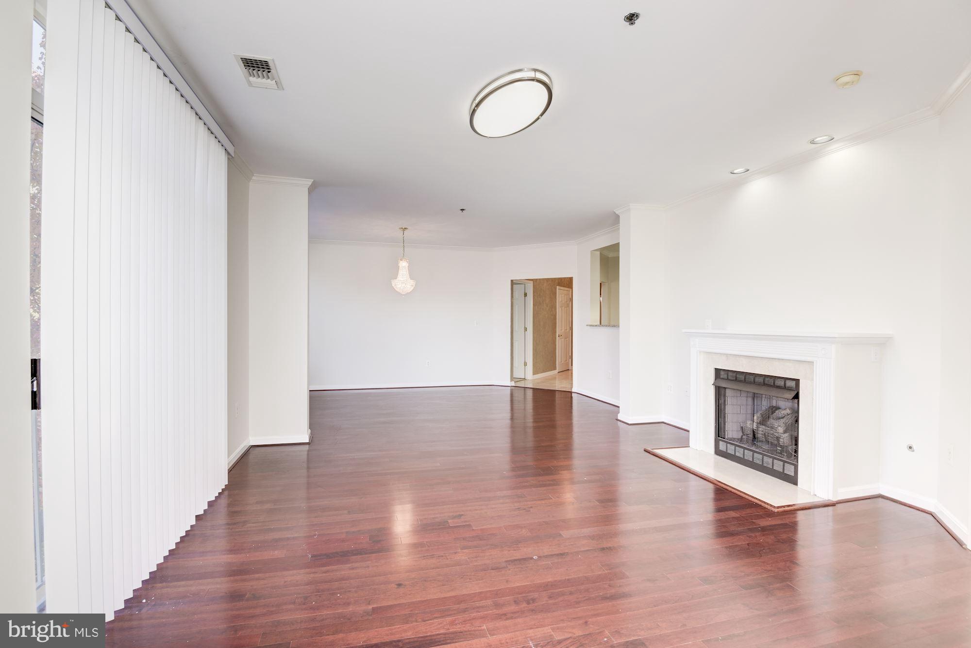 1860 STRATFORD PARK PLACE 204