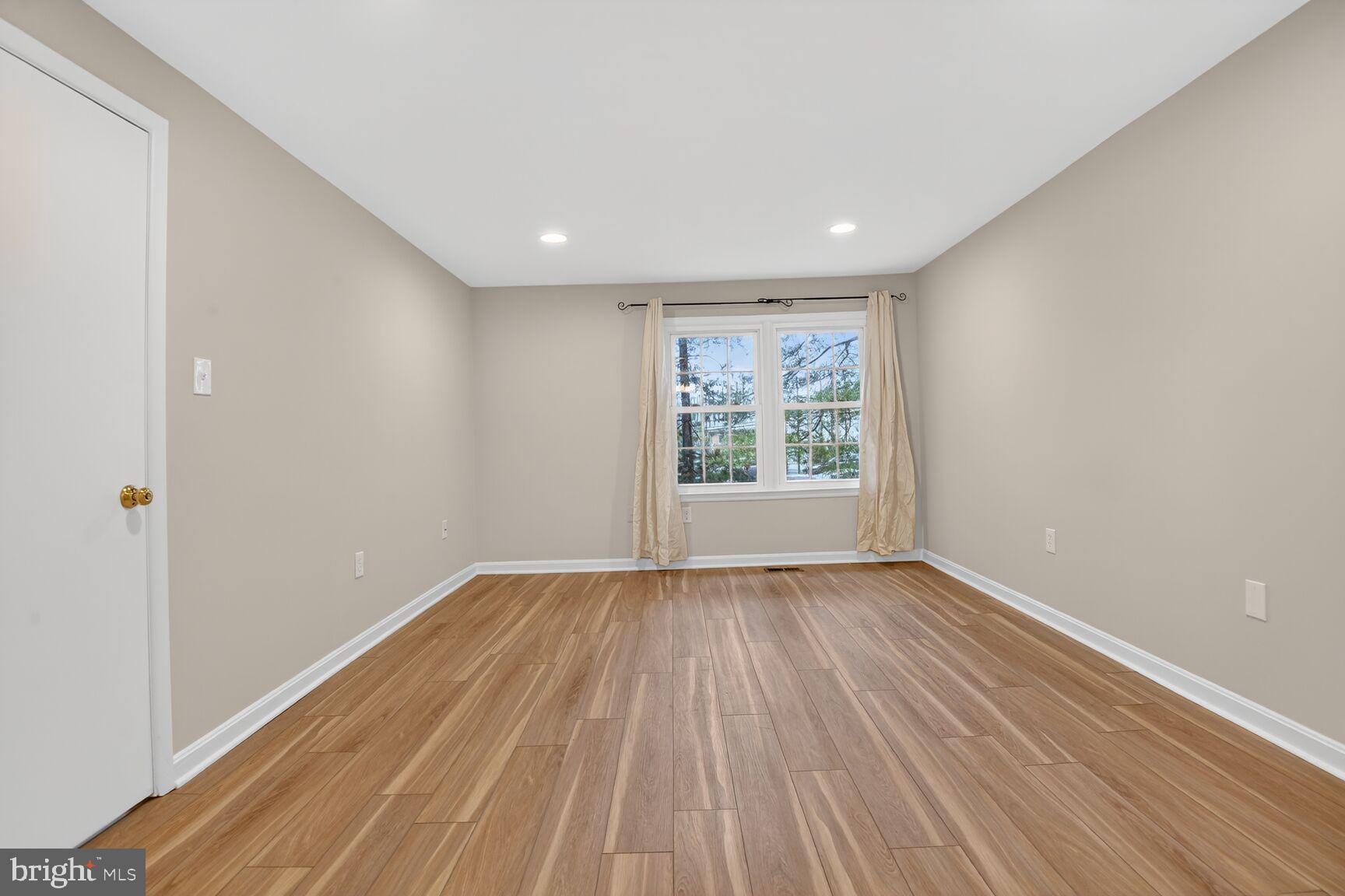 2874 SUTTON OAKS LANE