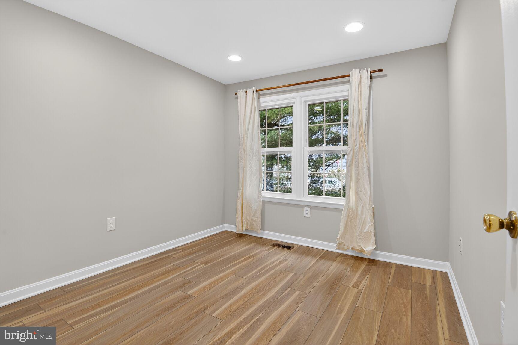 2874 SUTTON OAKS LANE