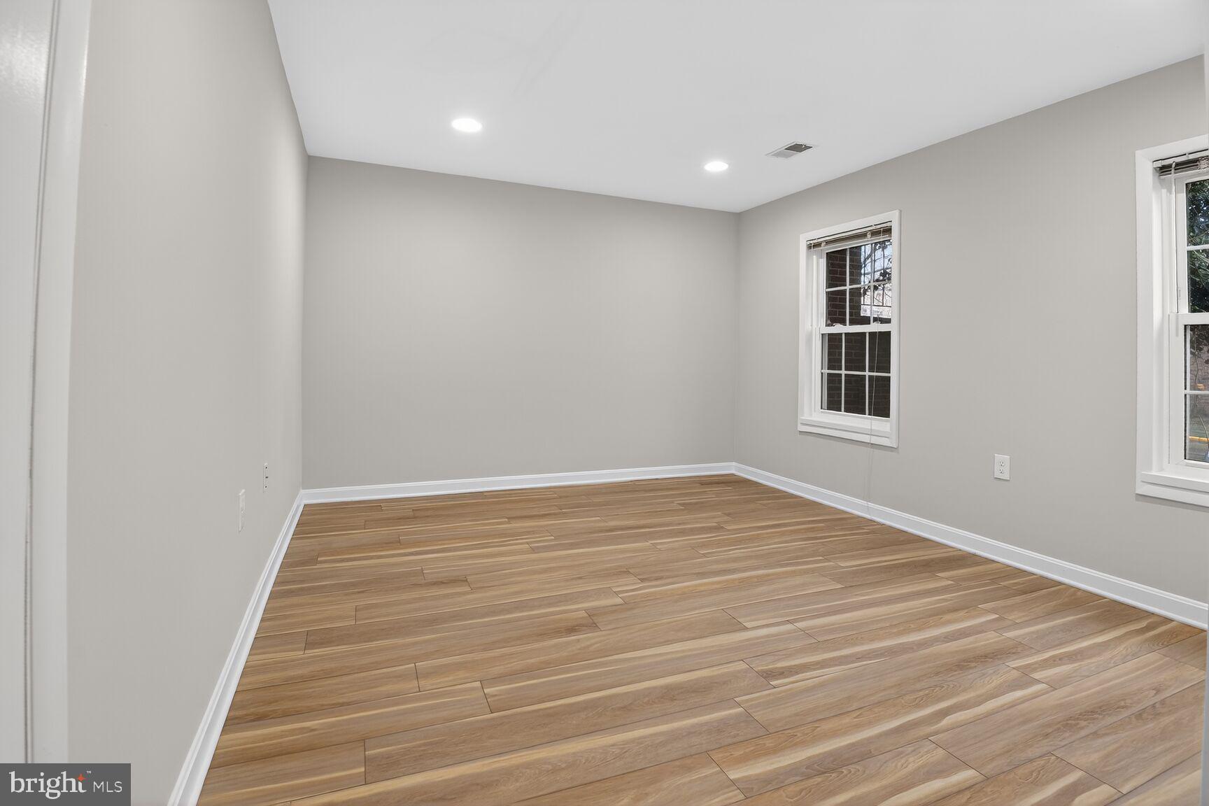 2874 SUTTON OAKS LANE
