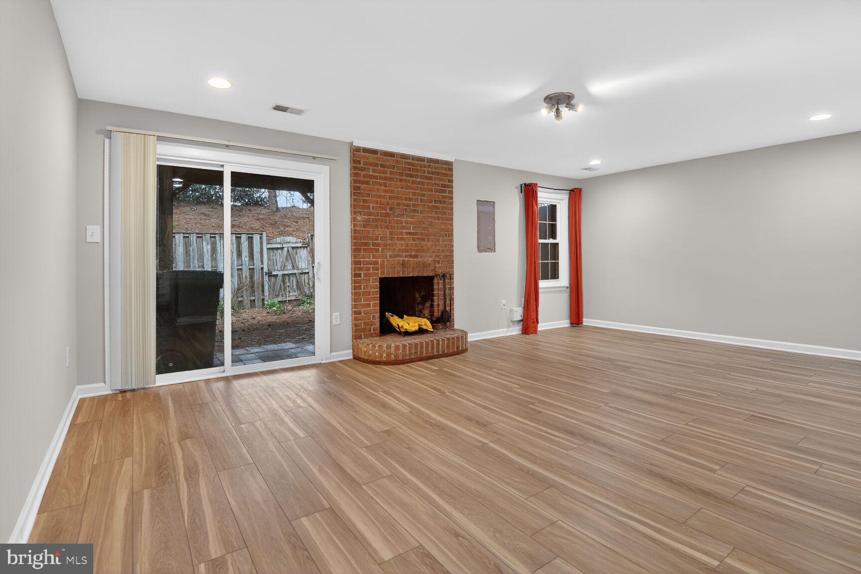 2874 SUTTON OAKS LANE