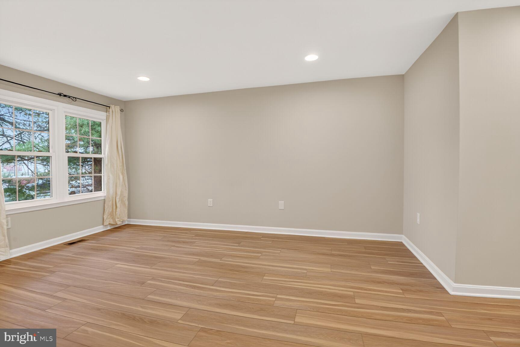 2874 SUTTON OAKS LANE