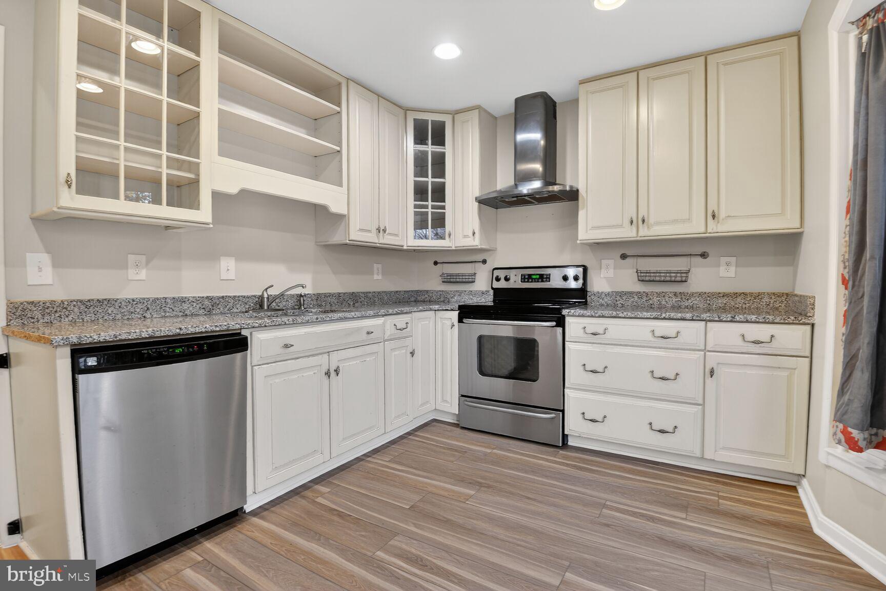 2874 SUTTON OAKS LANE