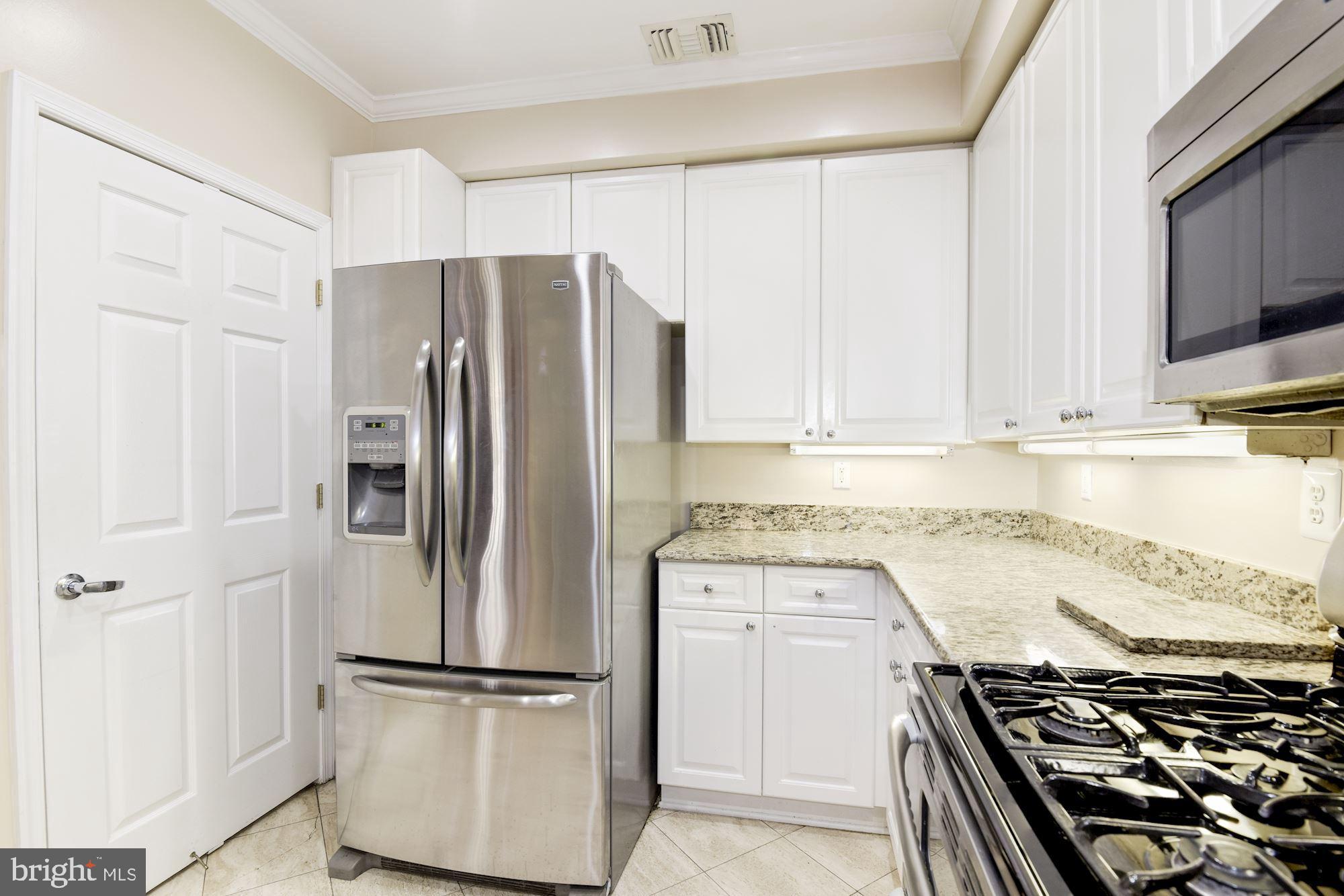 1860 STRATFORD PARK PLACE 204