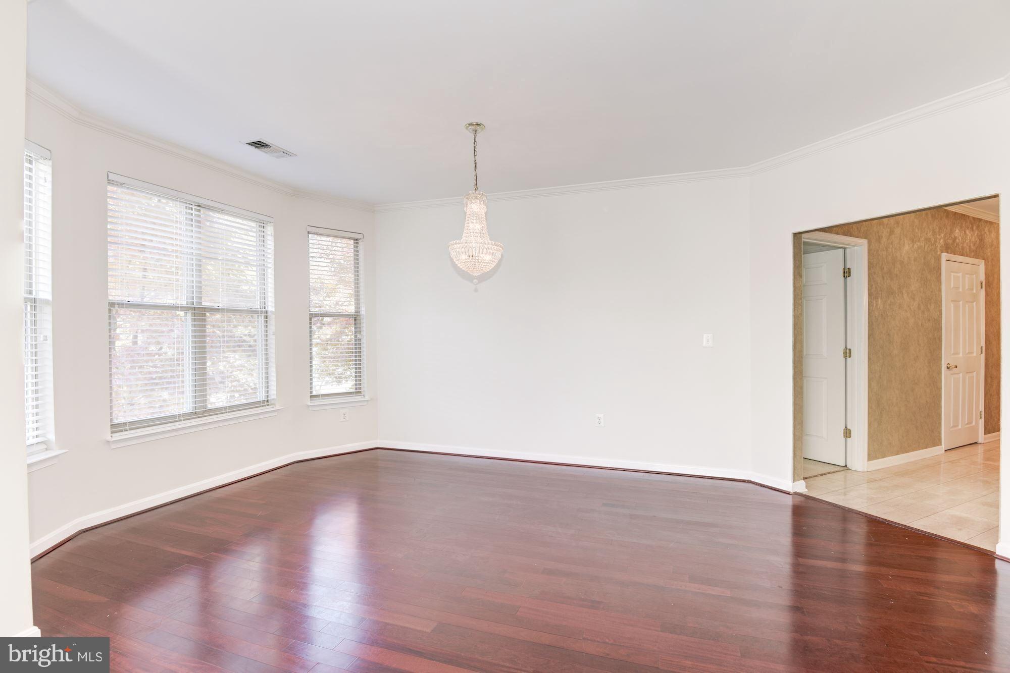 1860 STRATFORD PARK PLACE 204