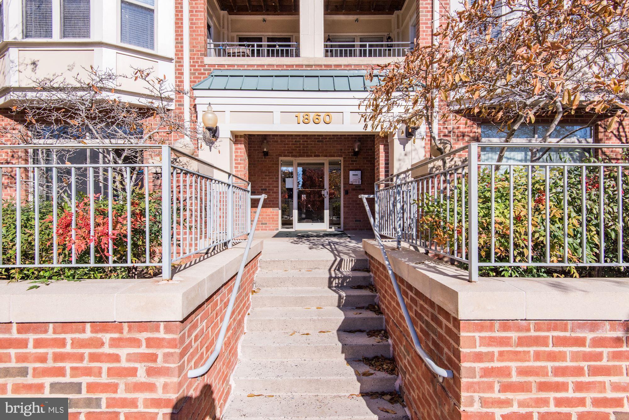 1860 STRATFORD PARK PLACE 204