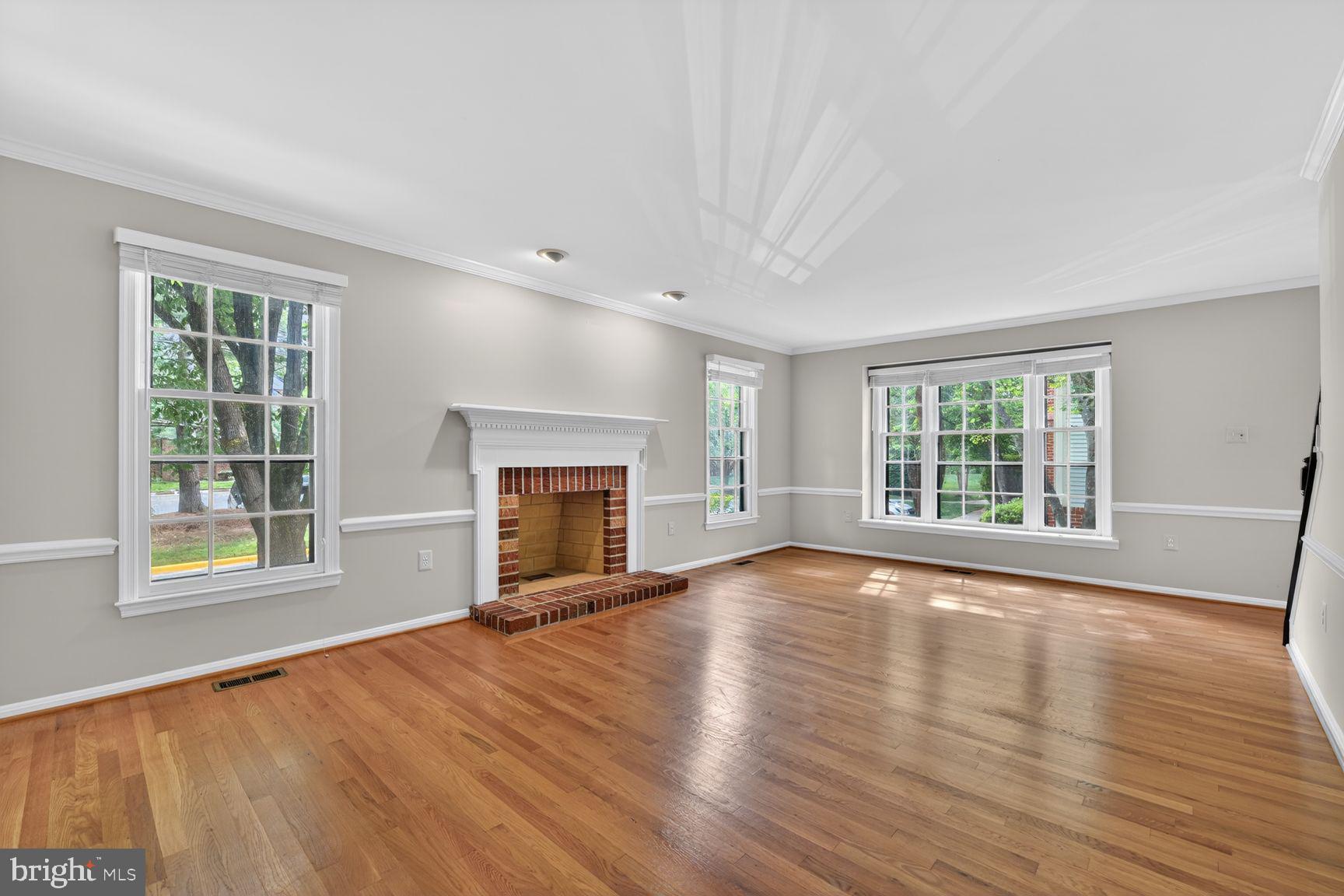 2832 KELLY SQUARE