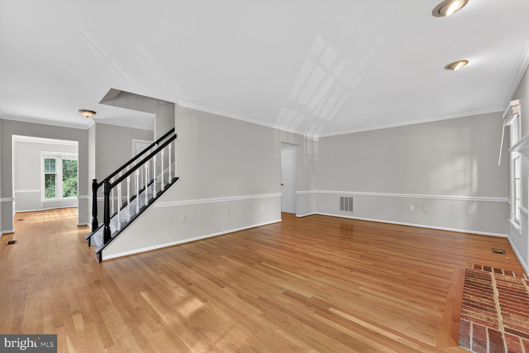 2832 KELLY SQUARE
