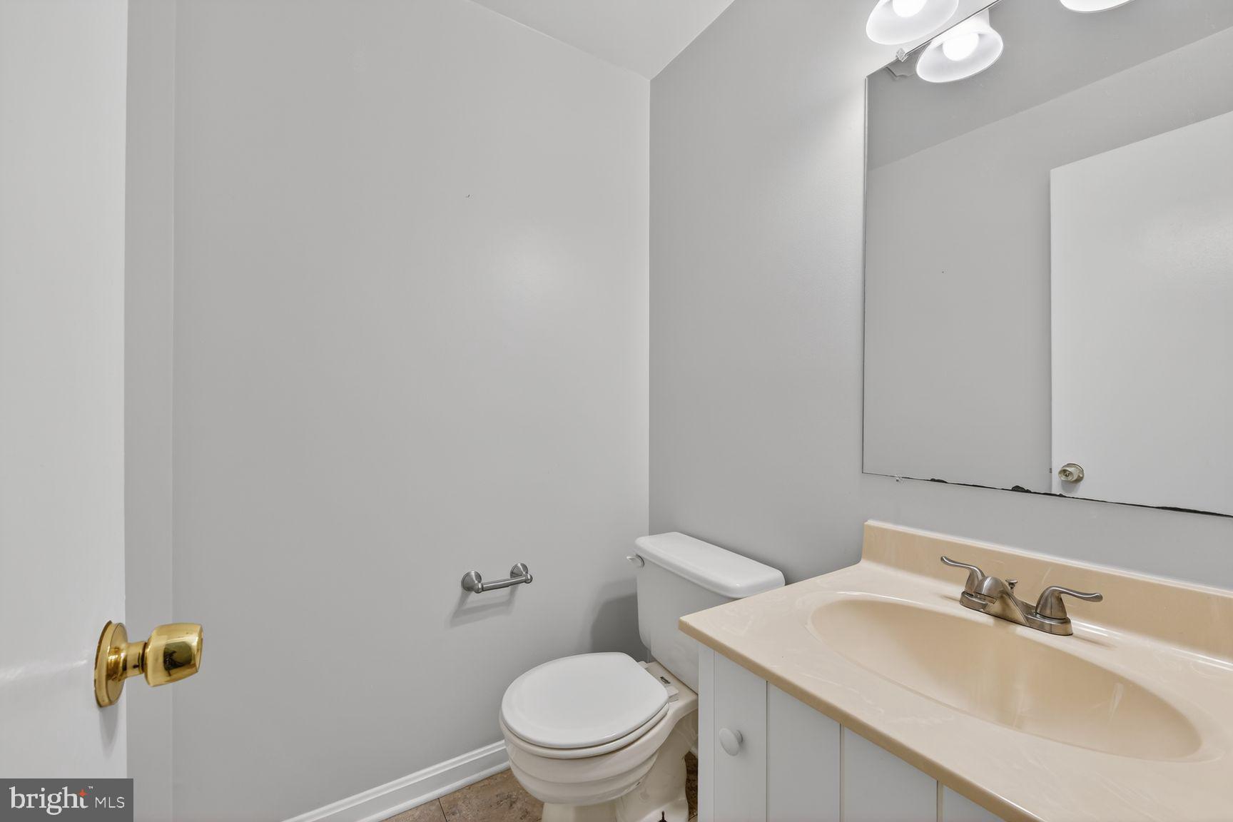 2832 KELLY SQUARE