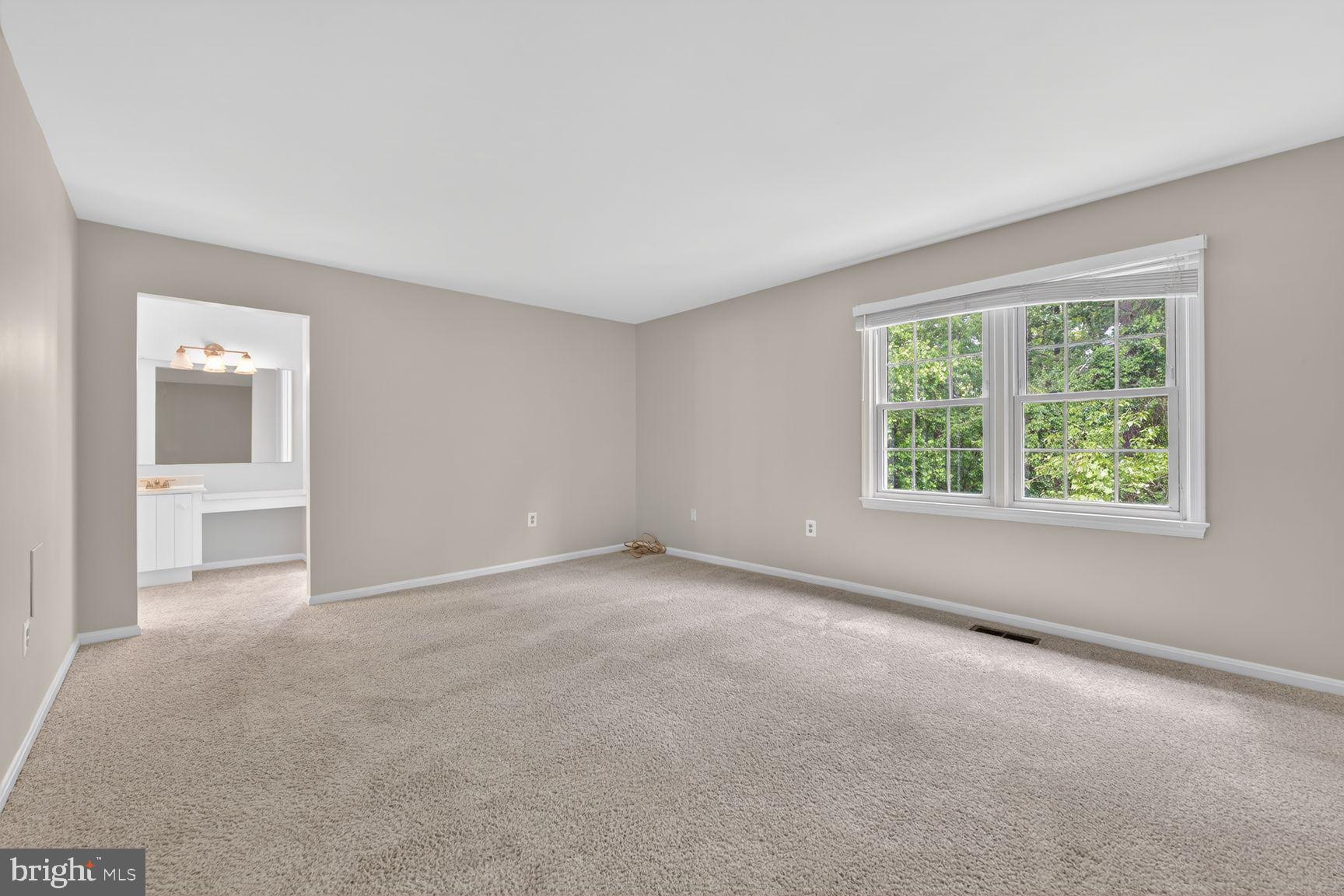 2832 KELLY SQUARE