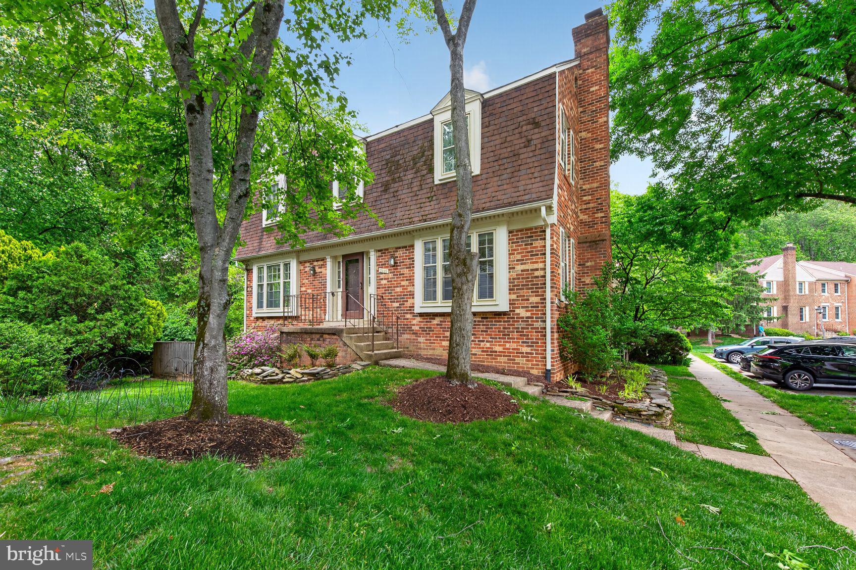 2832 KELLY SQUARE