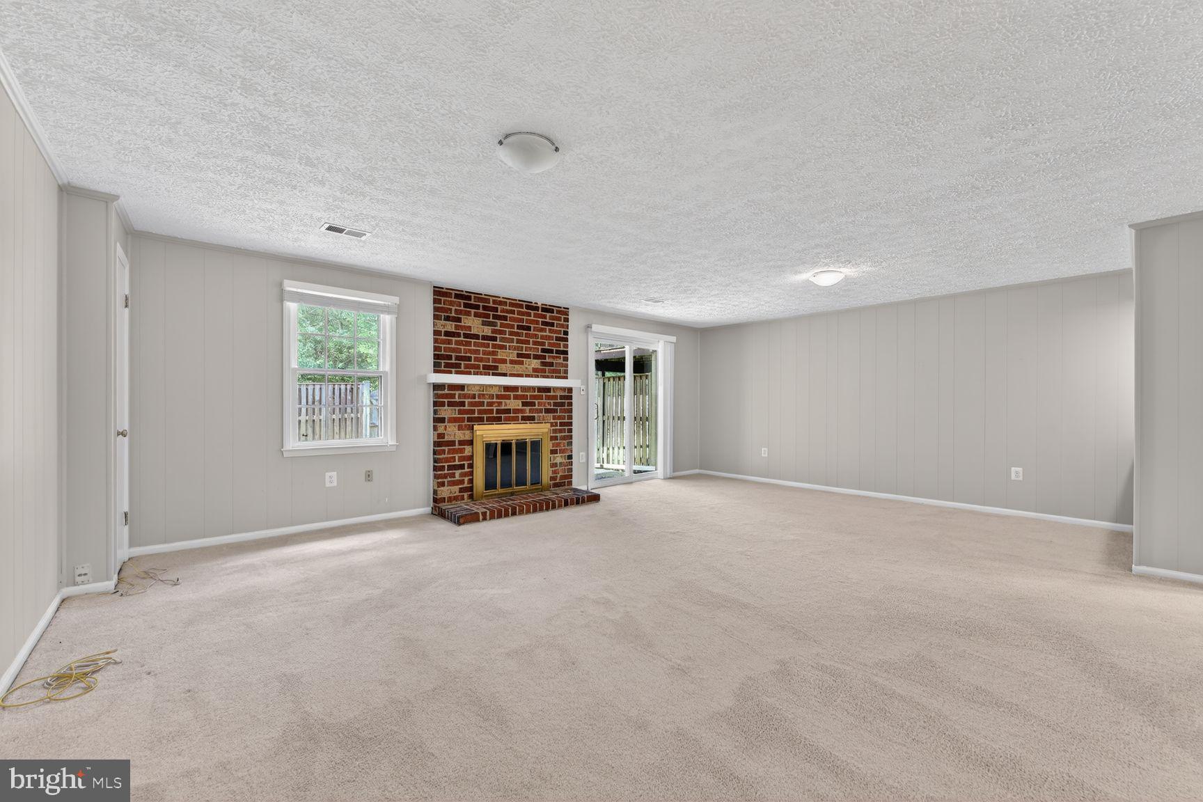 2832 KELLY SQUARE