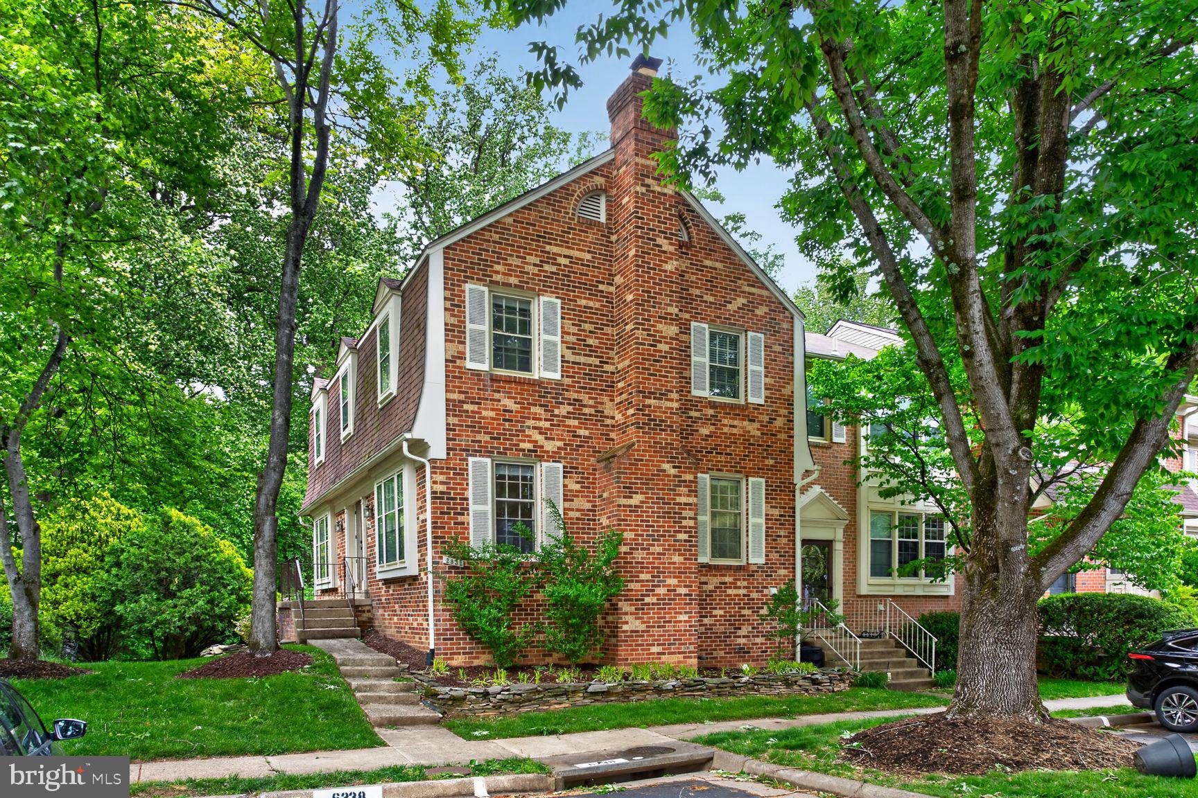 2832 KELLY SQUARE