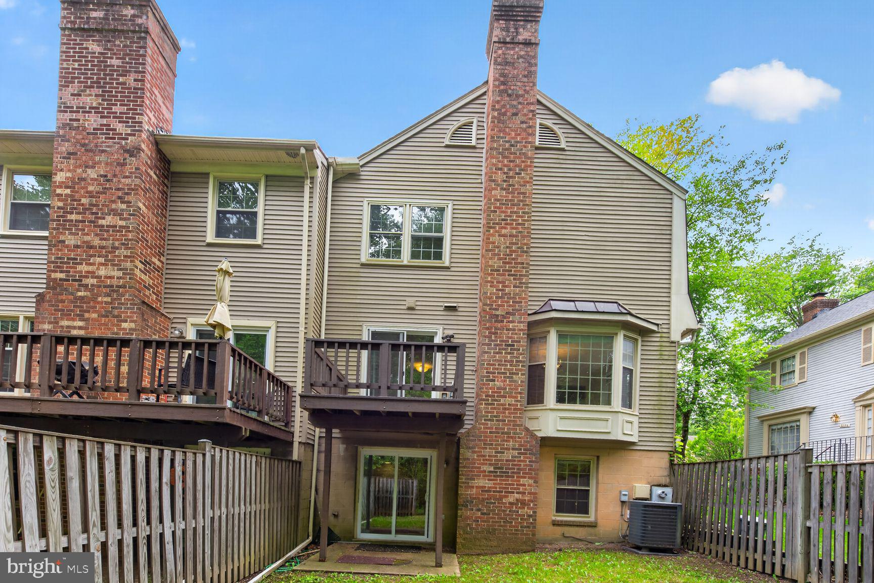 2832 KELLY SQUARE