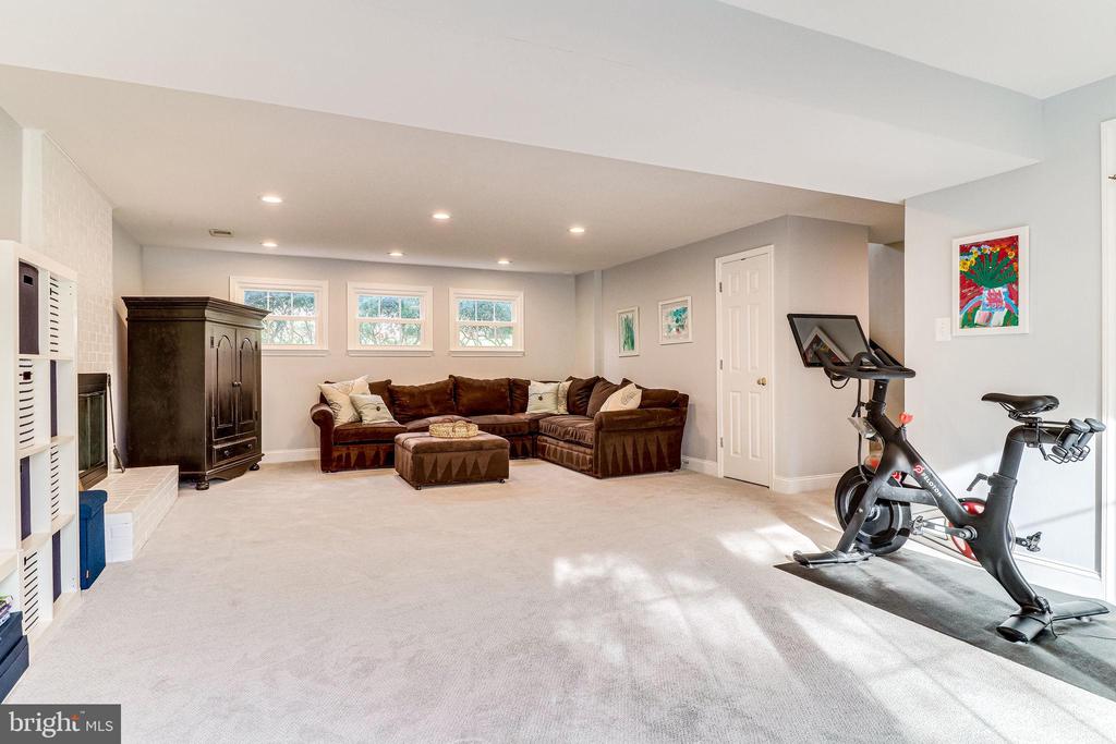 6519 ENGEL DRIVE