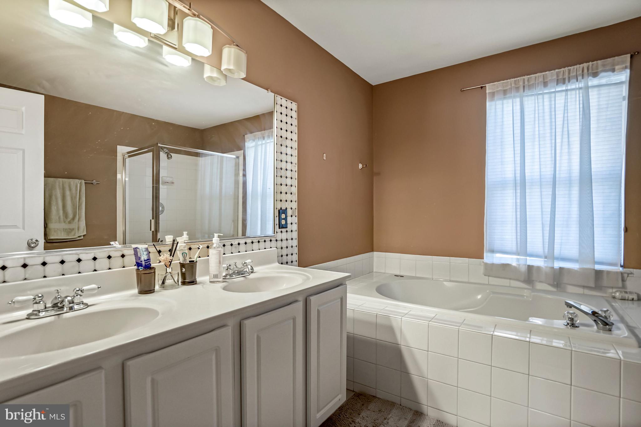 22385 MAISON CARREE SQUARE