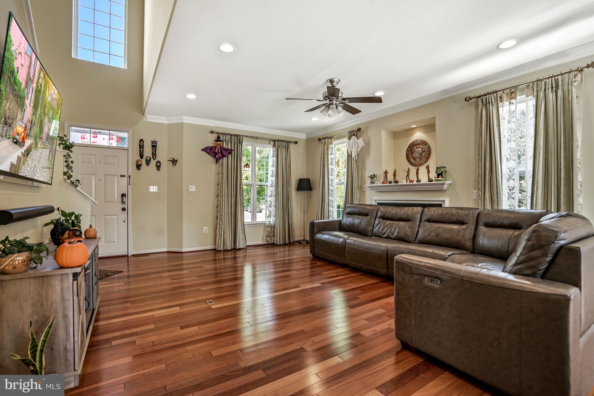 22385 MAISON CARREE SQUARE