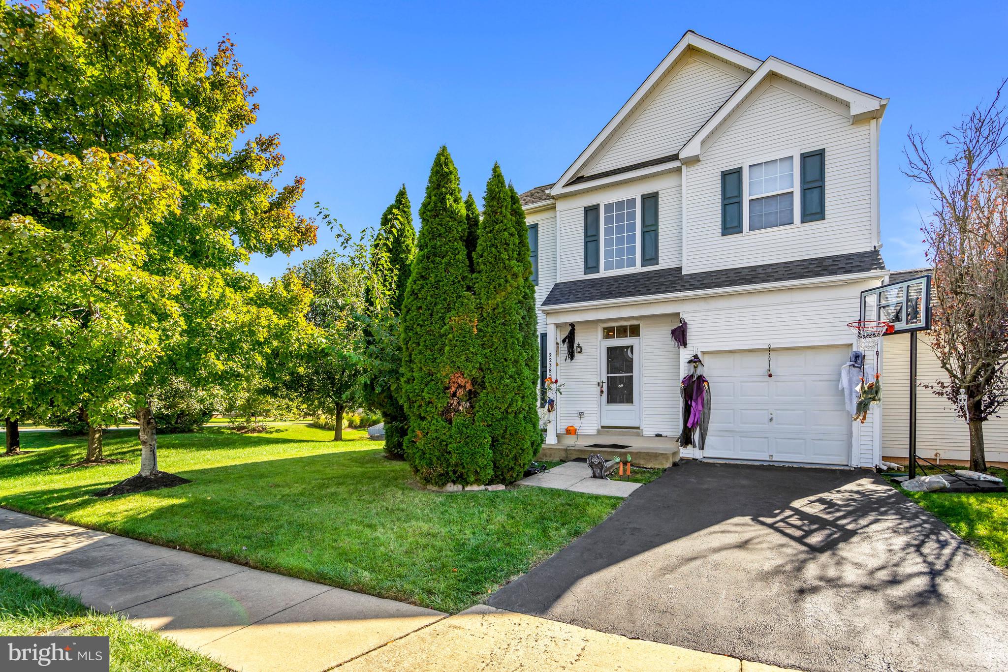 22385 MAISON CARREE SQUARE