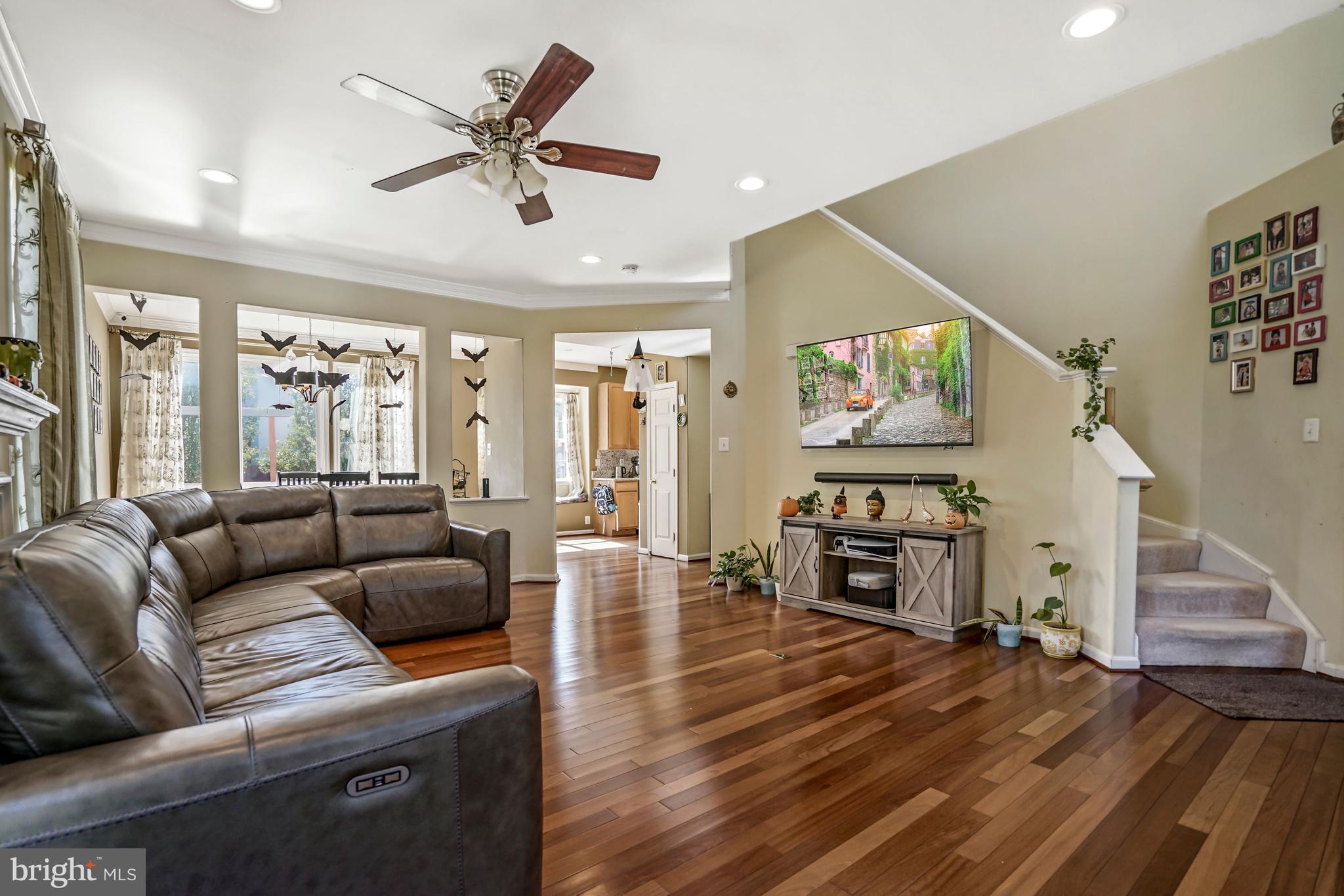 22385 MAISON CARREE SQUARE