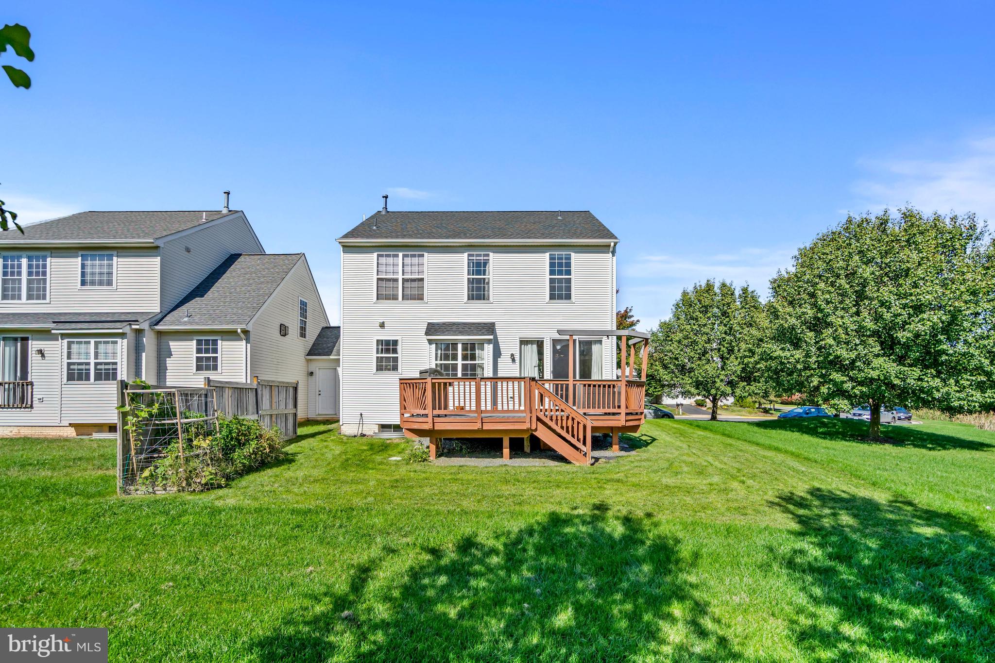 22385 MAISON CARREE SQUARE