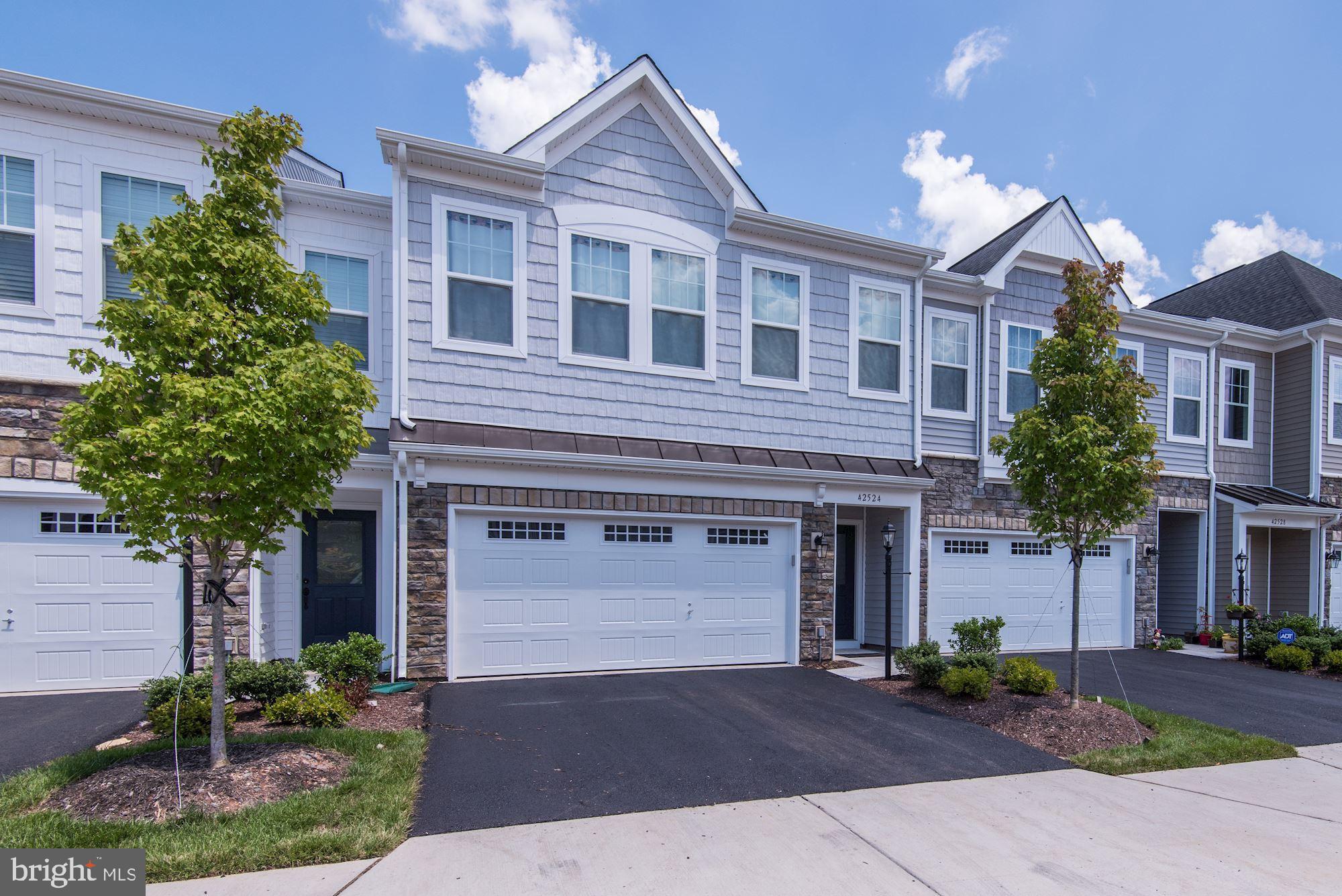42524 BENFOLD SQUARE