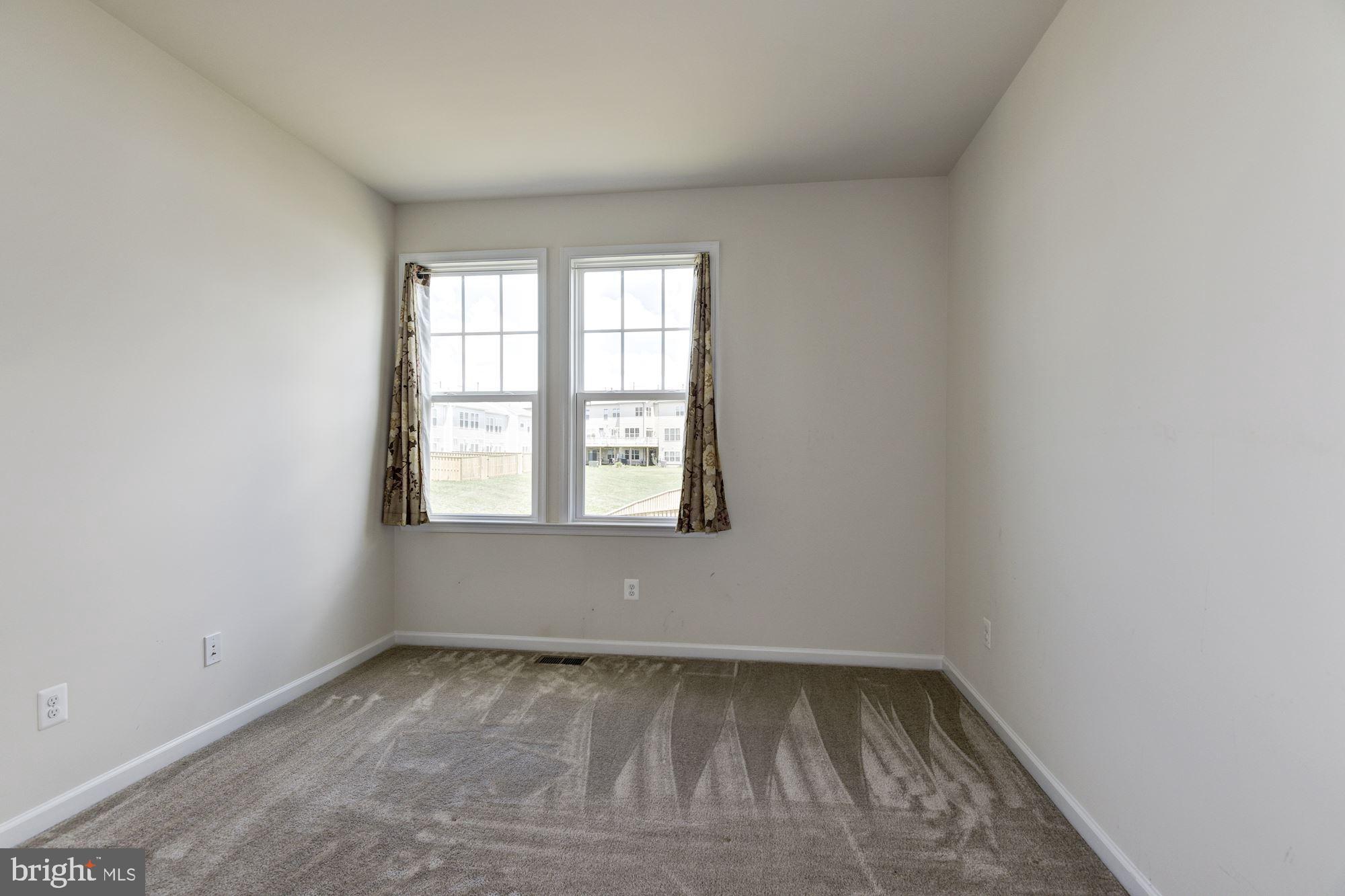 42524 BENFOLD SQUARE