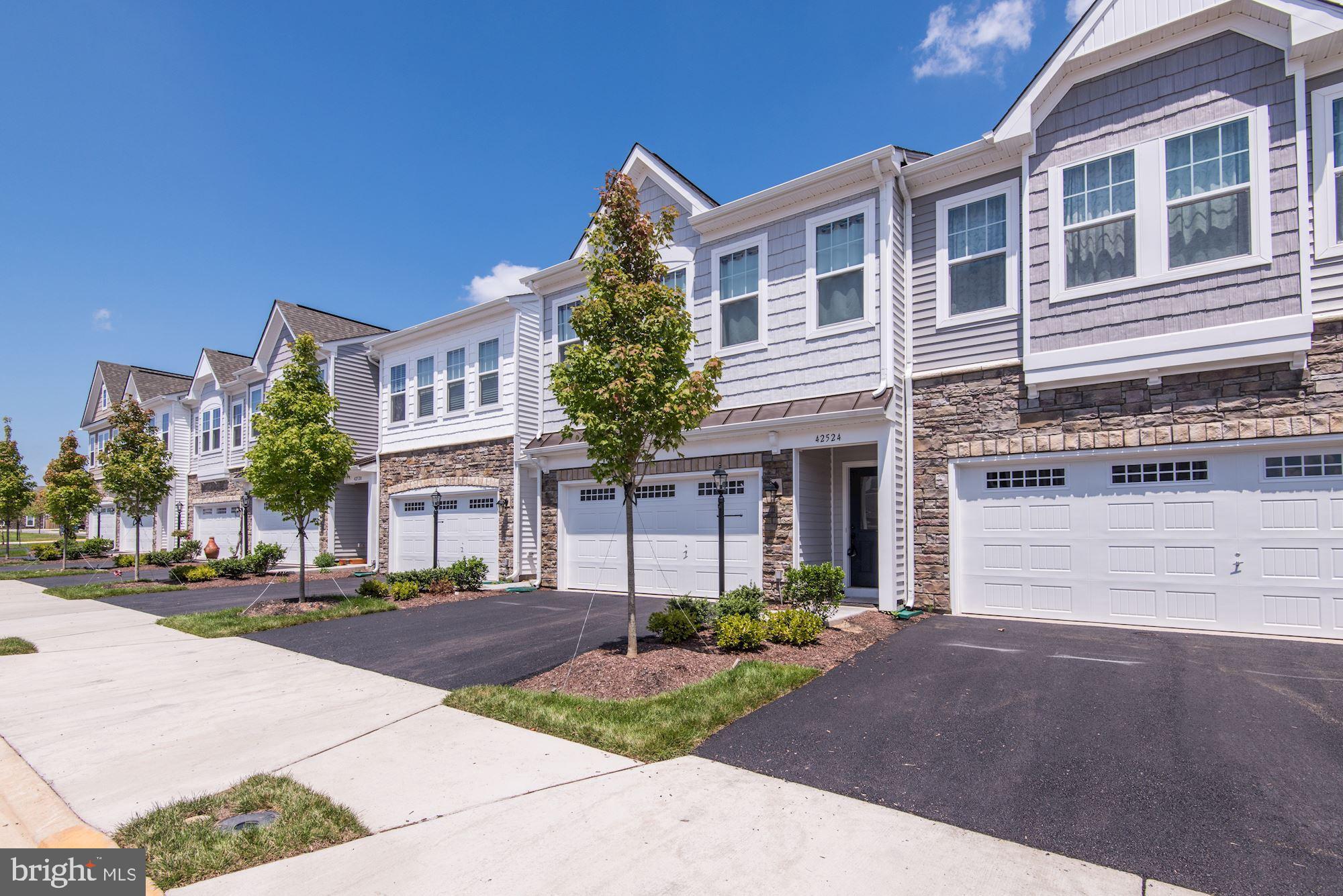 42524 BENFOLD SQUARE