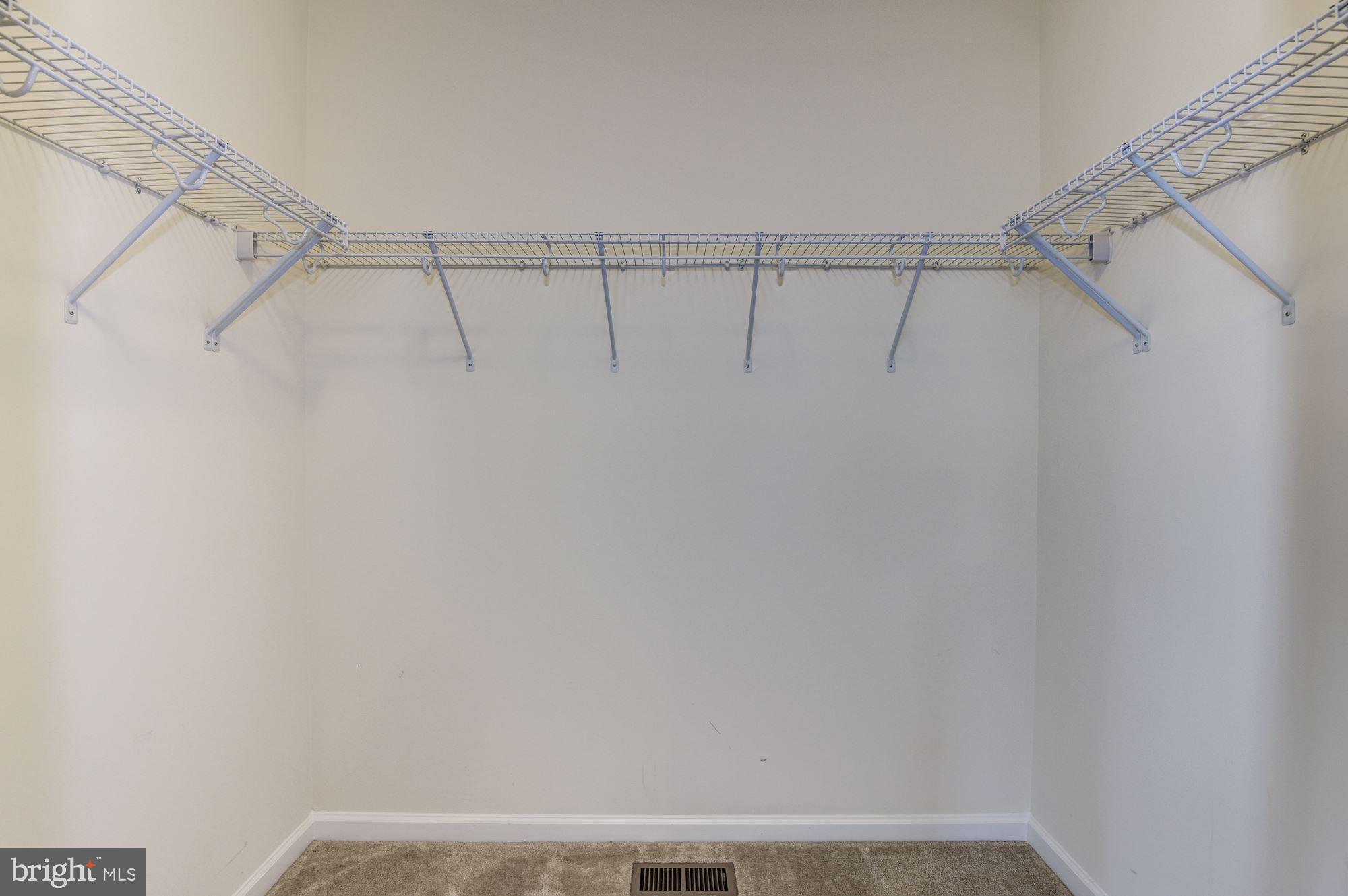 42524 BENFOLD SQUARE