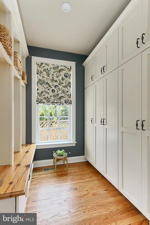16146 WATERFORD CREEK CIRCLE