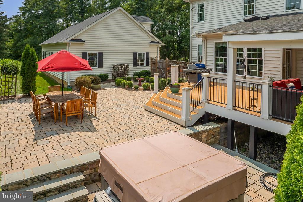16146 WATERFORD CREEK CIRCLE