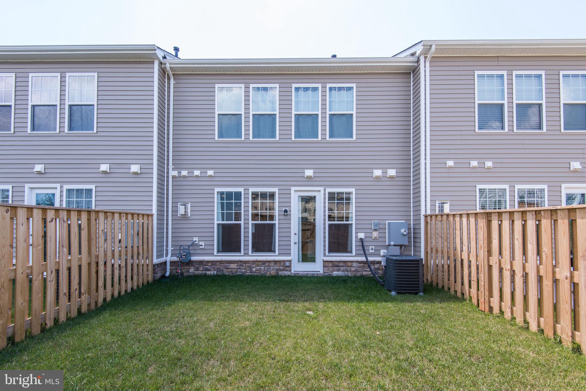 42524 BENFOLD SQUARE